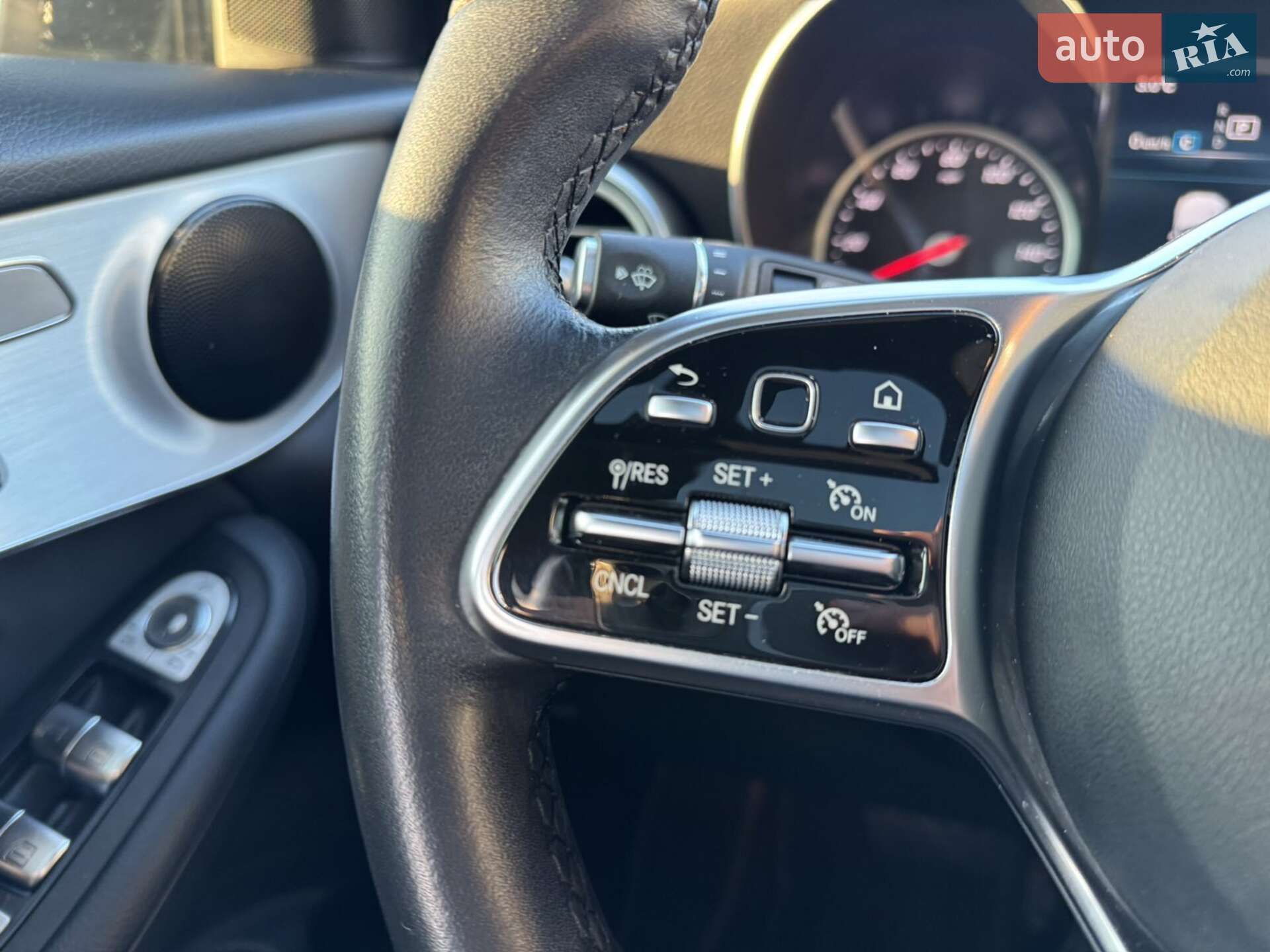 Mercedes-Benz GLC-Class 2019 VIN WDC0G8DB9LF716915 фото оголошення 20 з 35