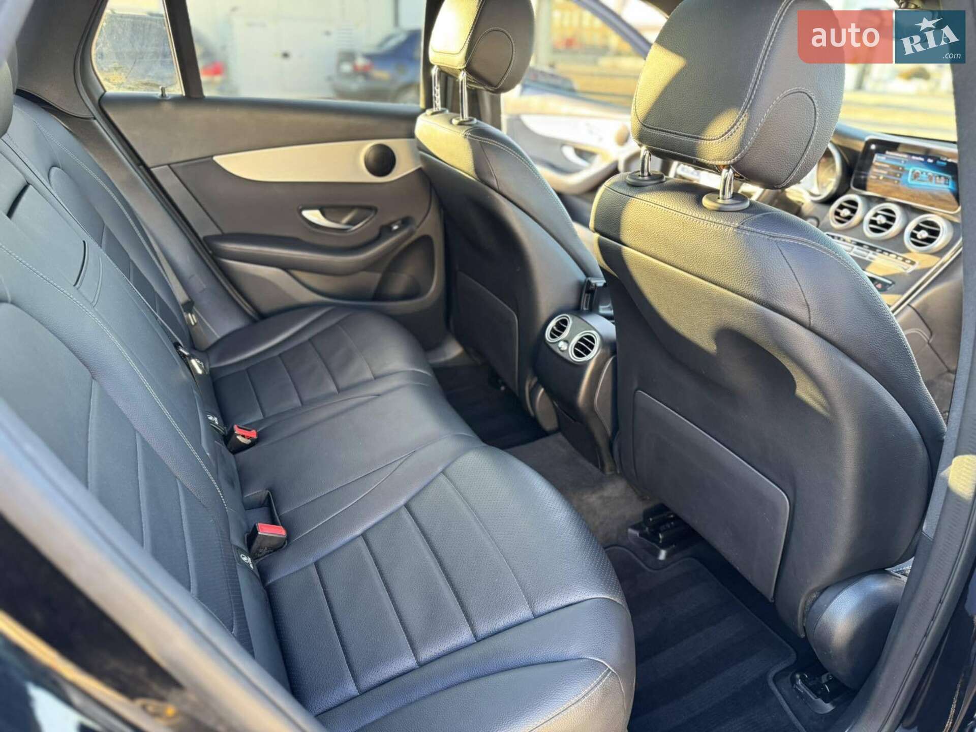 Mercedes-Benz GLC-Class 2019 VIN WDC0G8DB9LF716915 фото оголошення 27 з 35