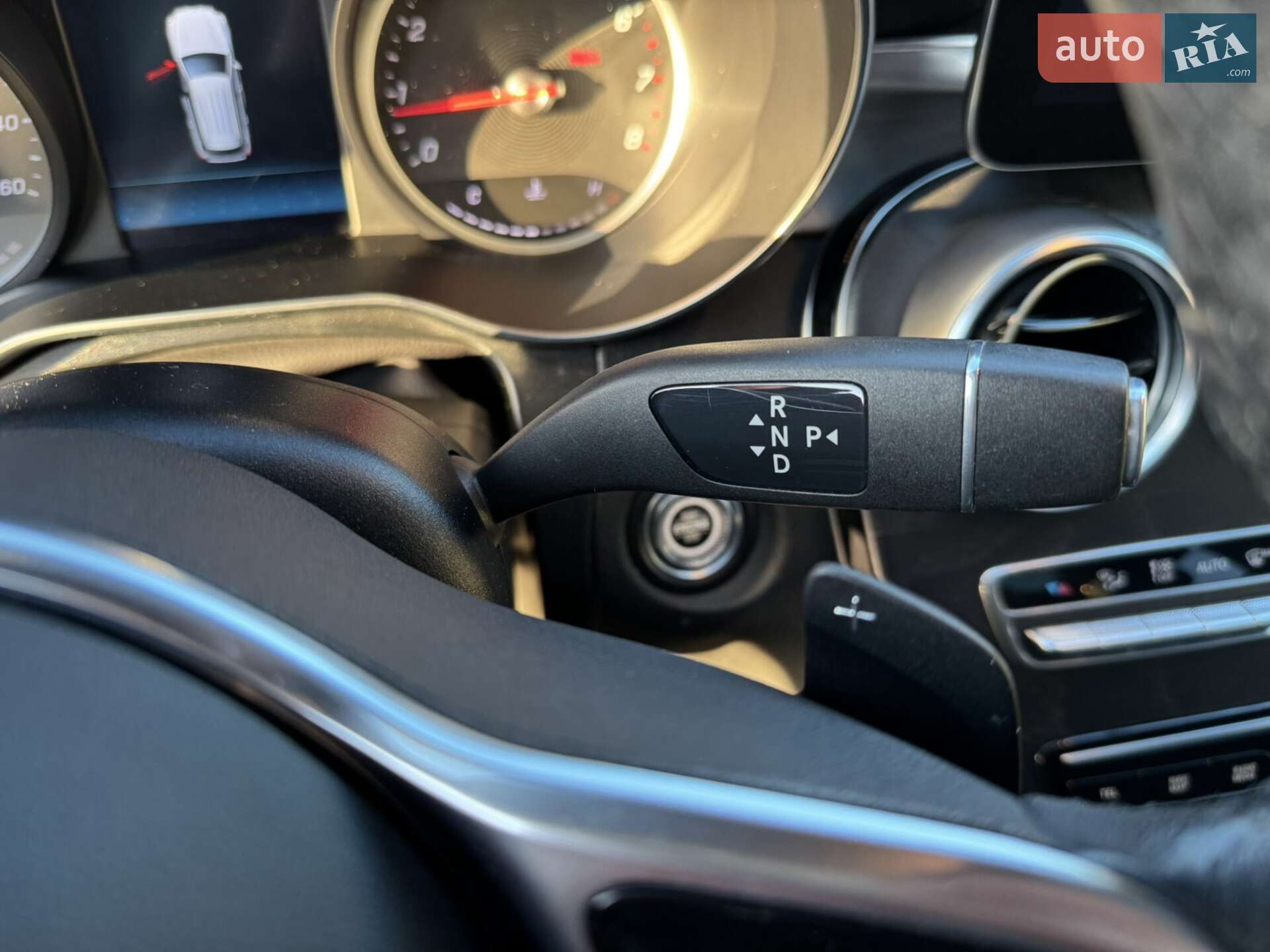 Mercedes-Benz GLC-Class 2019 VIN WDC0G8DB9LF716915 фото оголошення 32 з 35