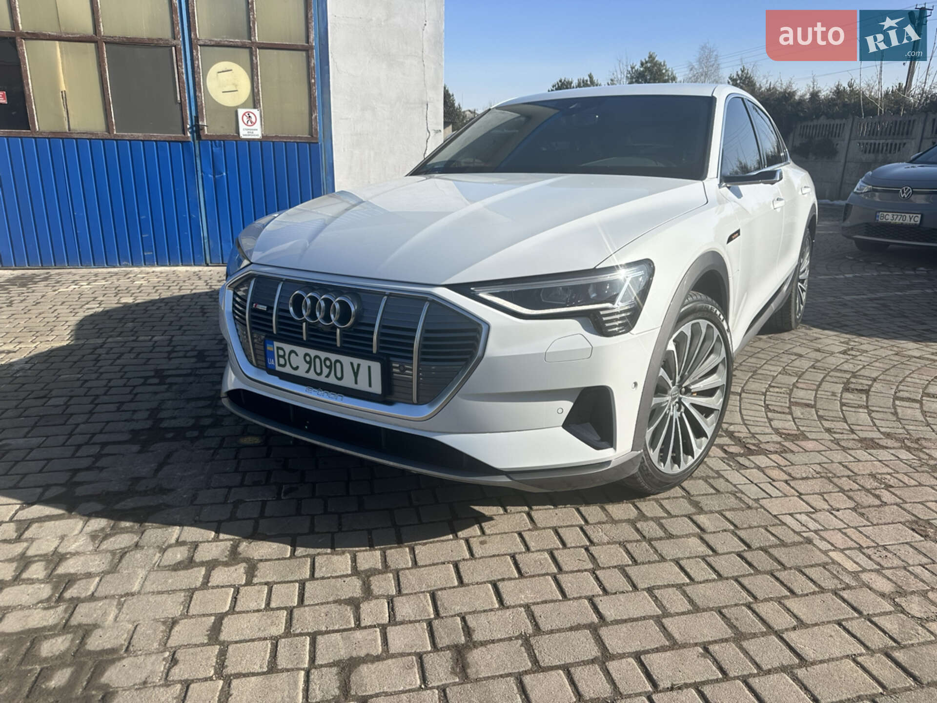 Audi e-tron 2020 VIN WAUZZZGE0LB030866 фото оголошення 3 з 25