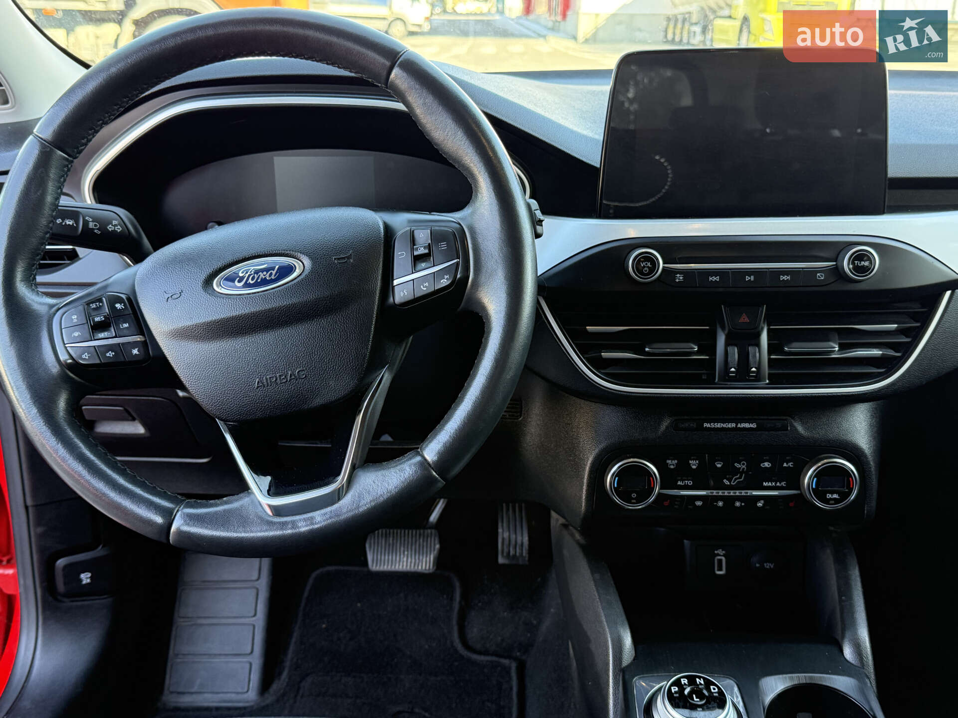 Ford Focus 2019 VIN WF0PXXGCHPKU58414 фото оголошення 25 з 33
