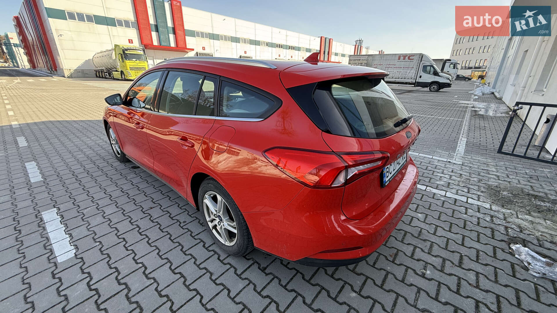 Ford Focus 2019 VIN WF0PXXGCHPKU58414 фото оголошення 5 з 33