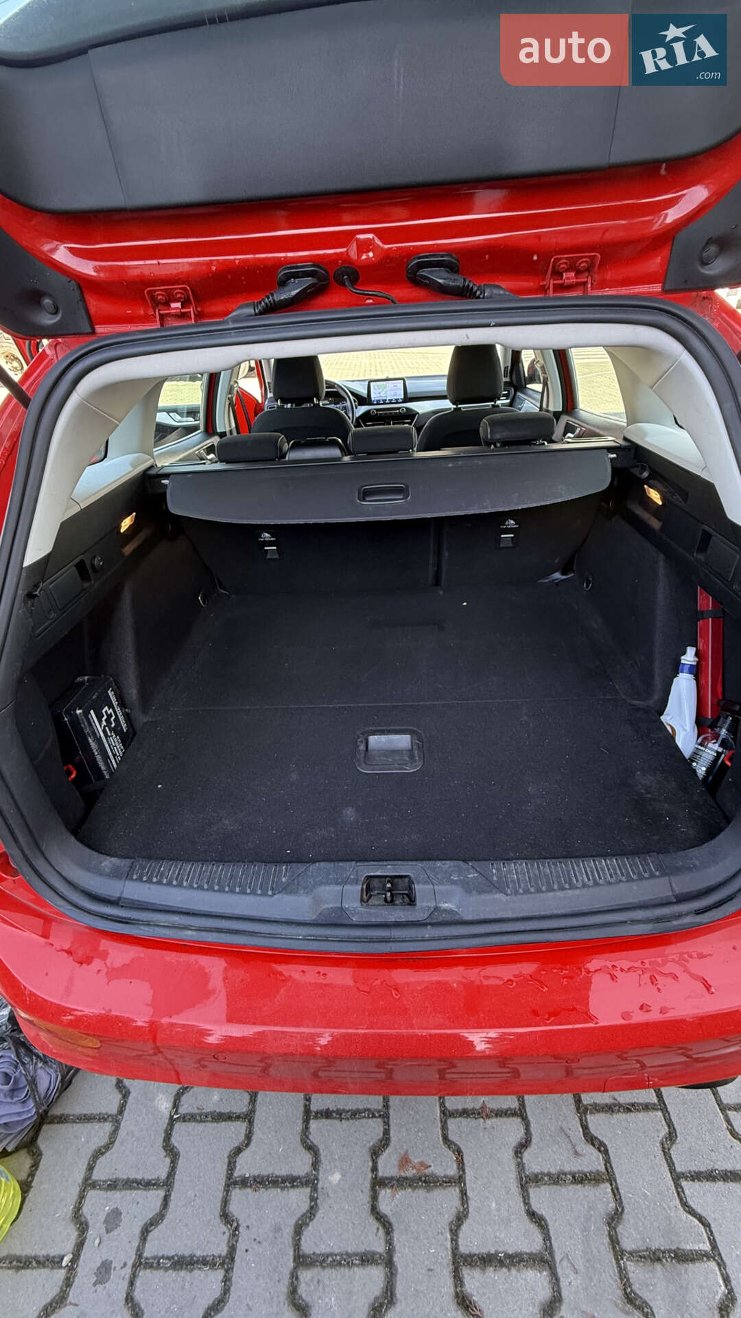 Ford Focus 2019 VIN WF0PXXGCHPKU58414 фото оголошення 27 з 33