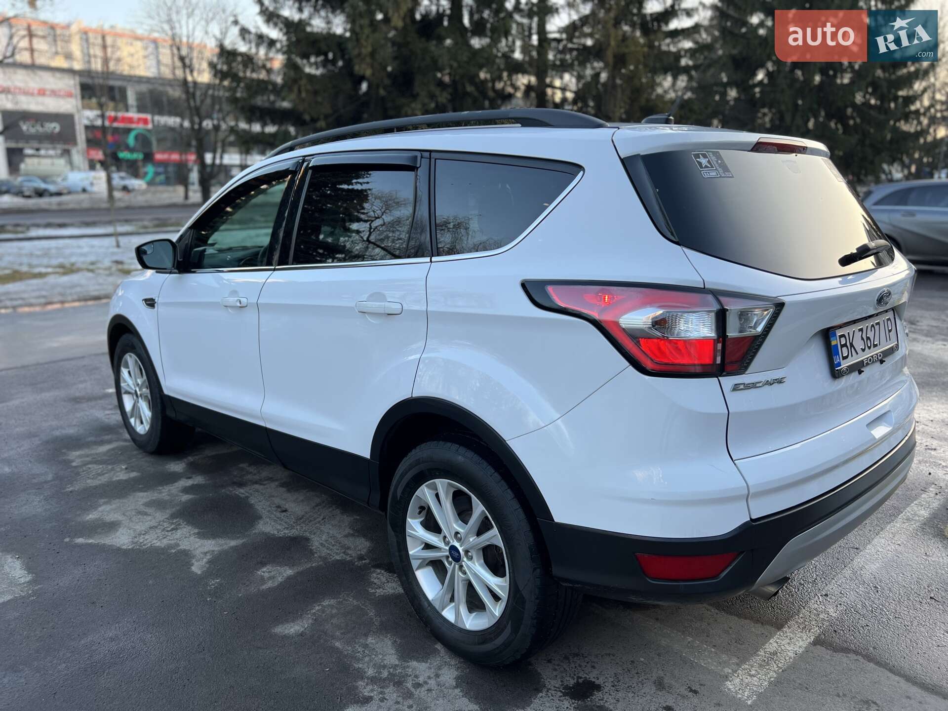 Ford Escape 2018 VIN 1FMCU0GD9JUB62290 фото оголошення 2 з 9