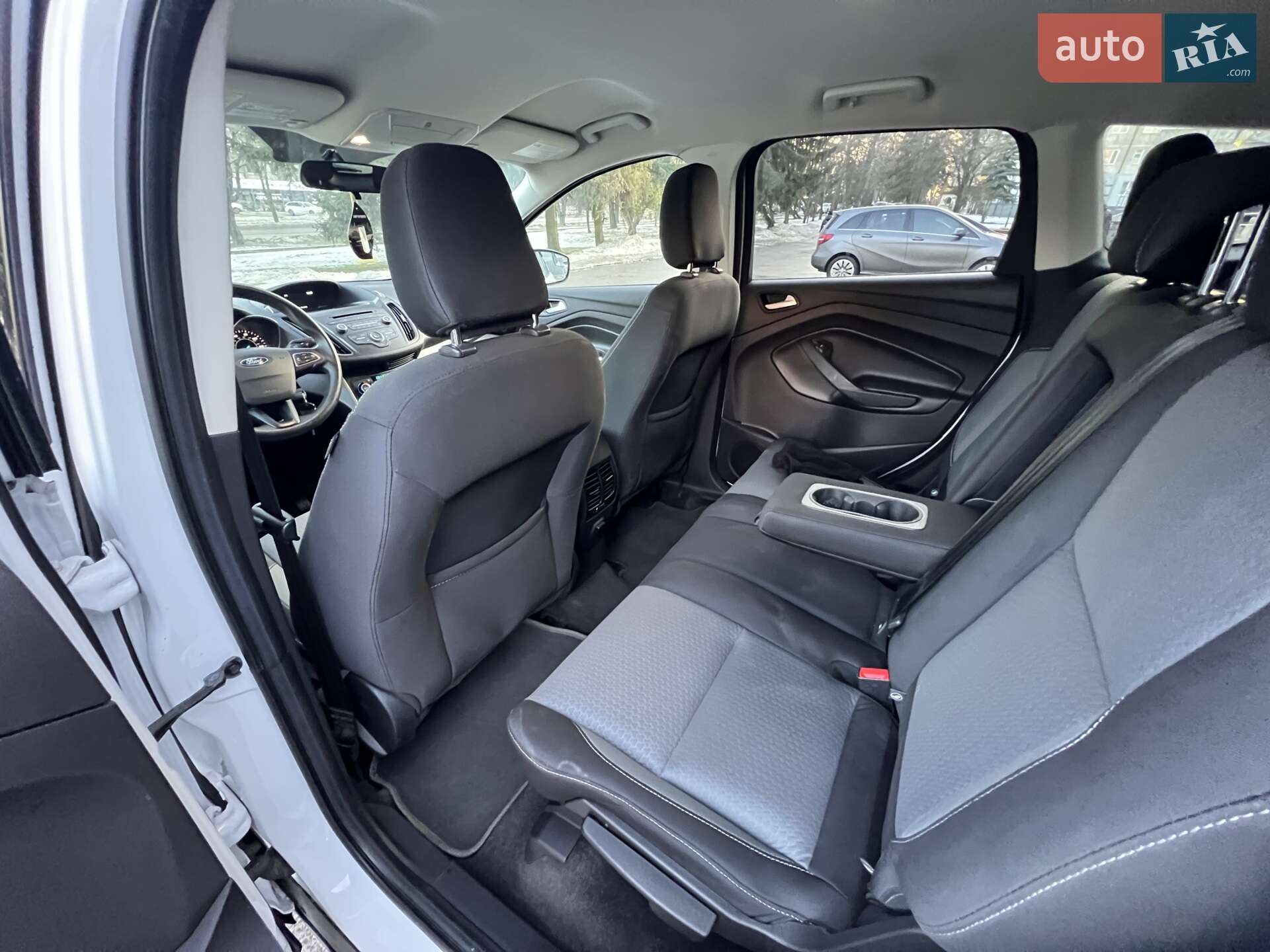 Ford Escape 2018 VIN 1FMCU0GD9JUB62290 фото оголошення 5 з 9