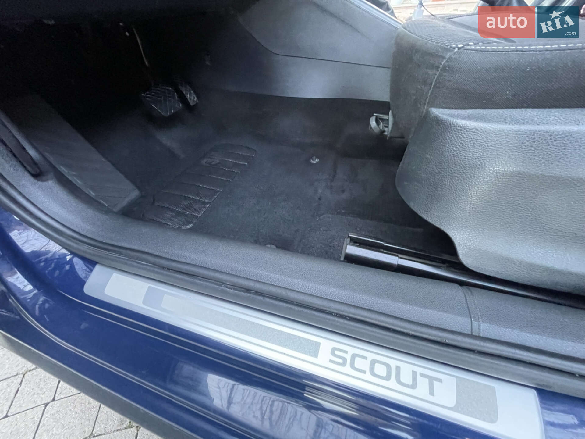 Skoda Octavia Scout 2017 VIN TMBLJ7NE2J0062850 фото оголошення 15 з 18