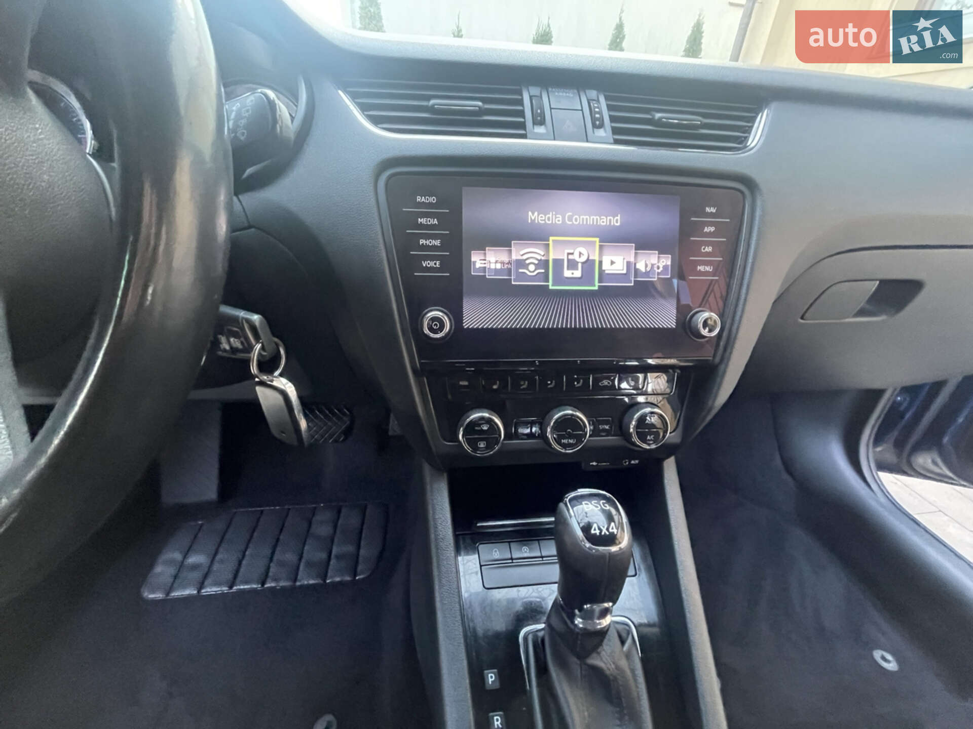Skoda Octavia Scout 2017 VIN TMBLJ7NE2J0062850 фото оголошення 16 з 18