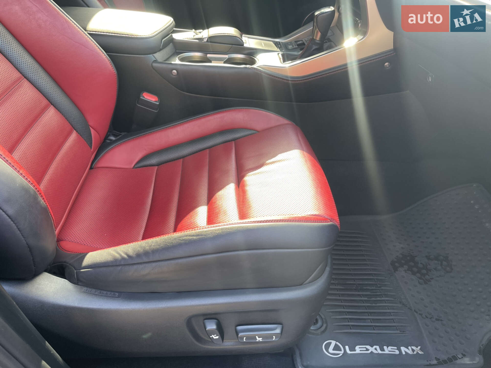 Lexus NX 2018 VIN JTJYARBZXK2125205 фото оголошення 22 з 24