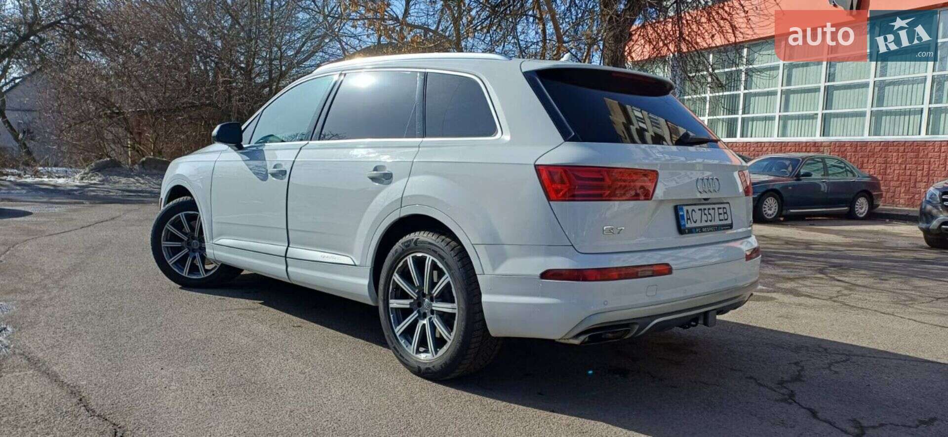 Audi Q7 2016 VIN WA1LAAF73HD031522 фото оголошення 12 з 22