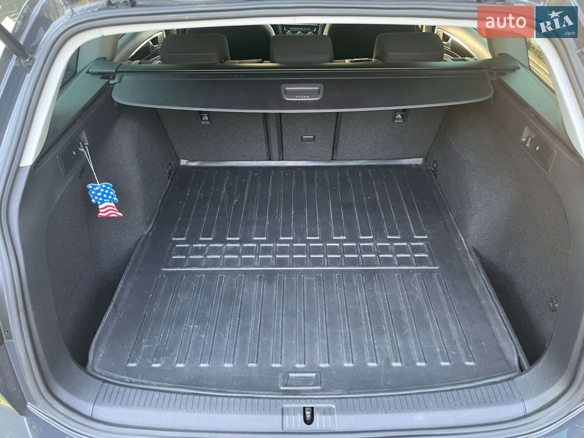 Volkswagen Golf 2017 VIN WVWZZZAUZJP507170 фото оголошення 5 з 37
