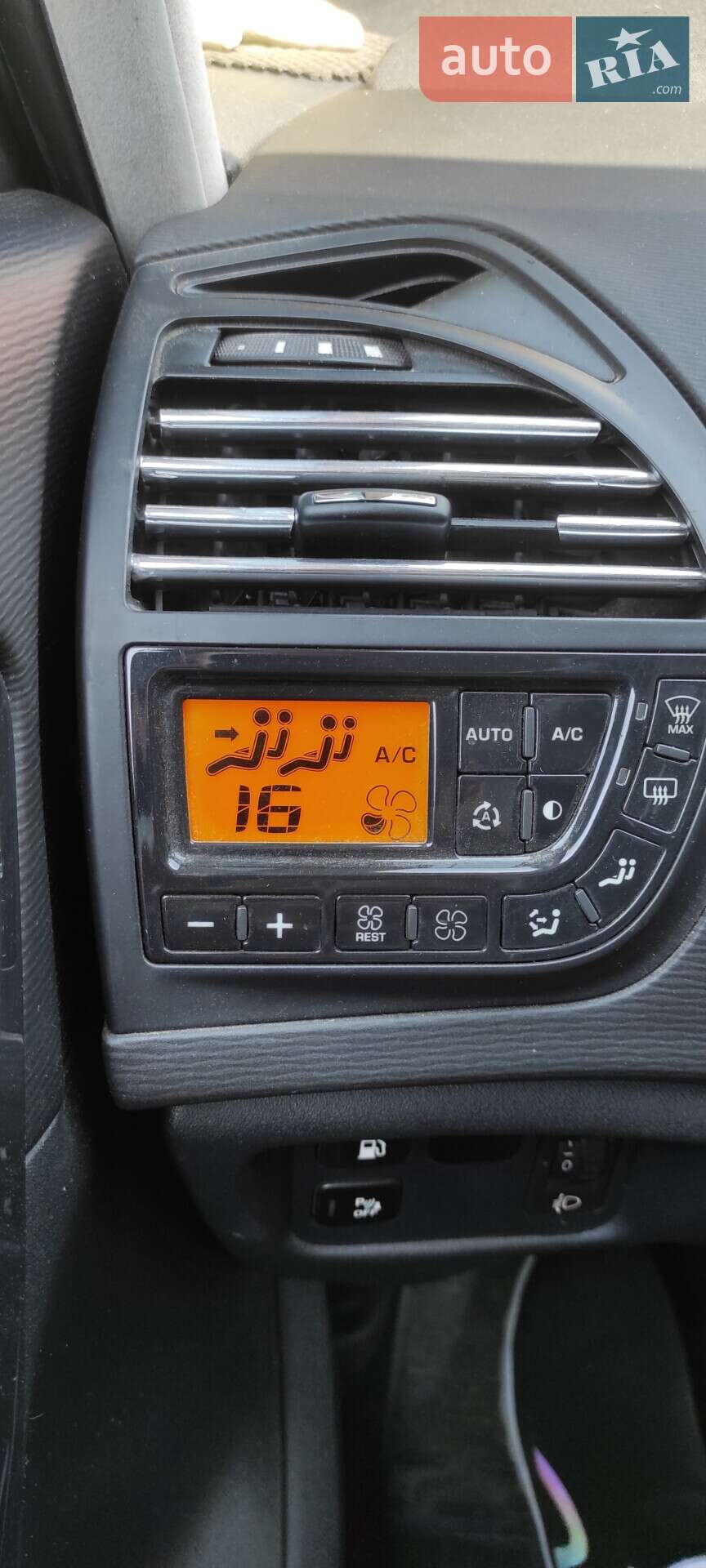 Citroen C4 Picasso 2009 VIN VF7UARHJH9J091980 фото оголошення 23 з 33