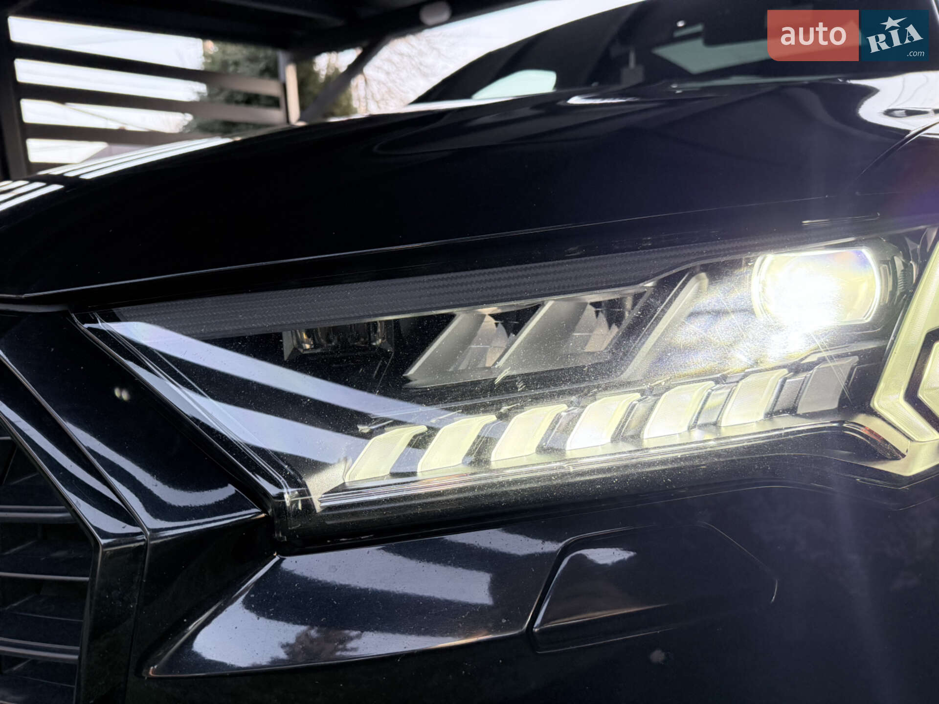 Audi Q7 2020 VIN WA1VXAF71MD011660 фото оголошення 10 з 32