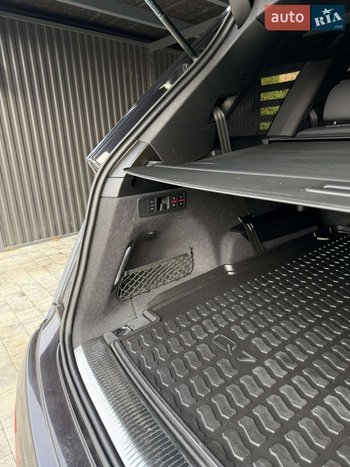 Audi Q7 2020 VIN WA1VXAF71MD011660 фото оголошення 19 з 32