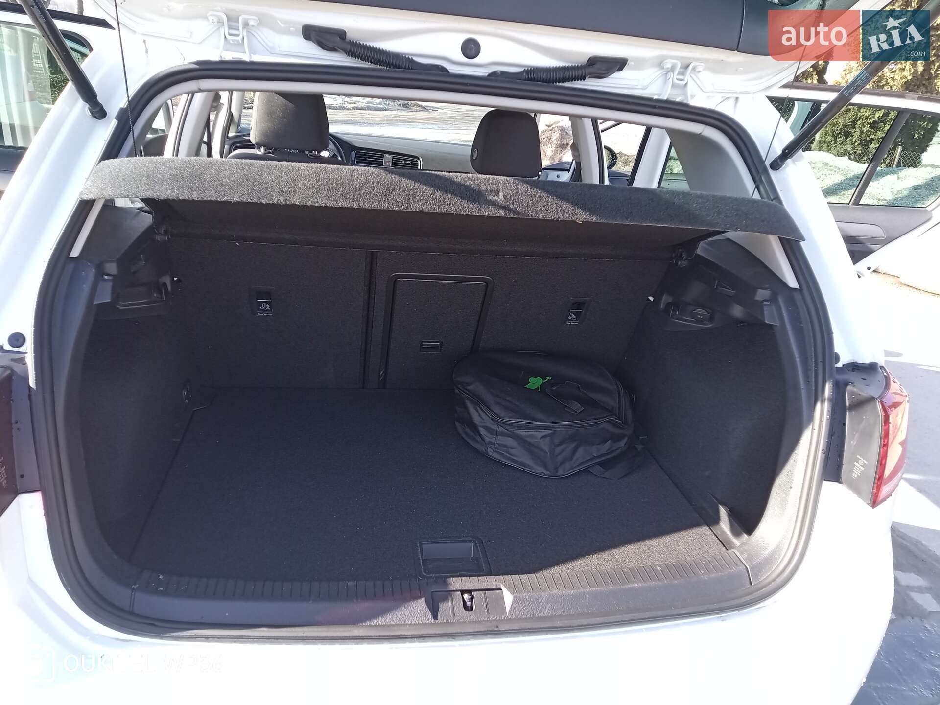 Volkswagen e-Golf 2020 VIN WVWZZZAUZLW917706 фото оголошення 4 з 51
