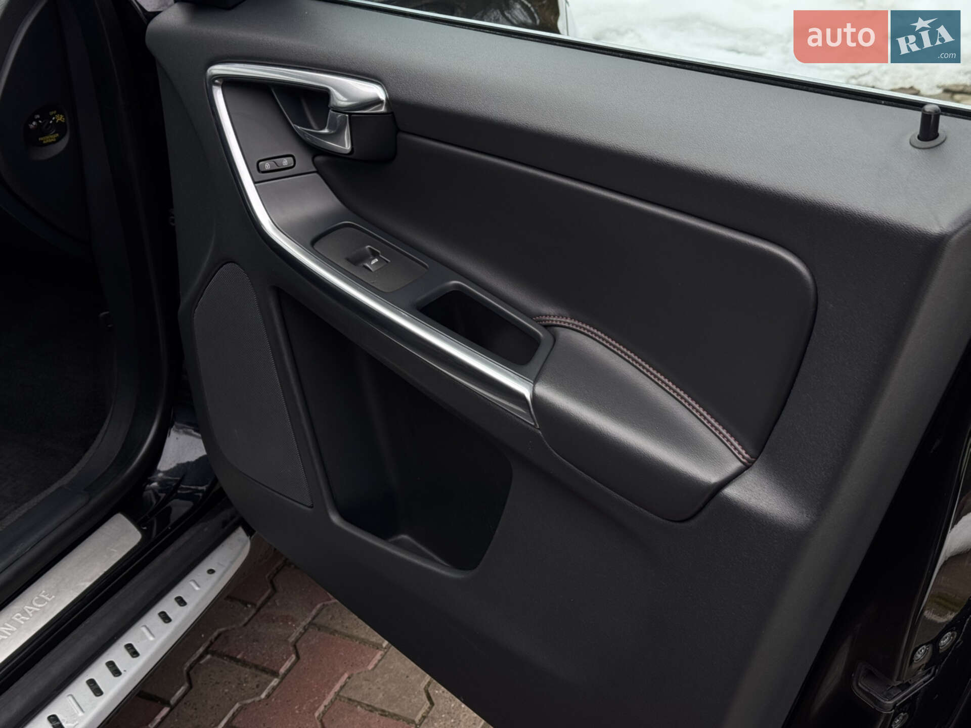 Volvo XC60 2014 VIN YV1DZ73CDF2703046 фото оголошення 18 з 32