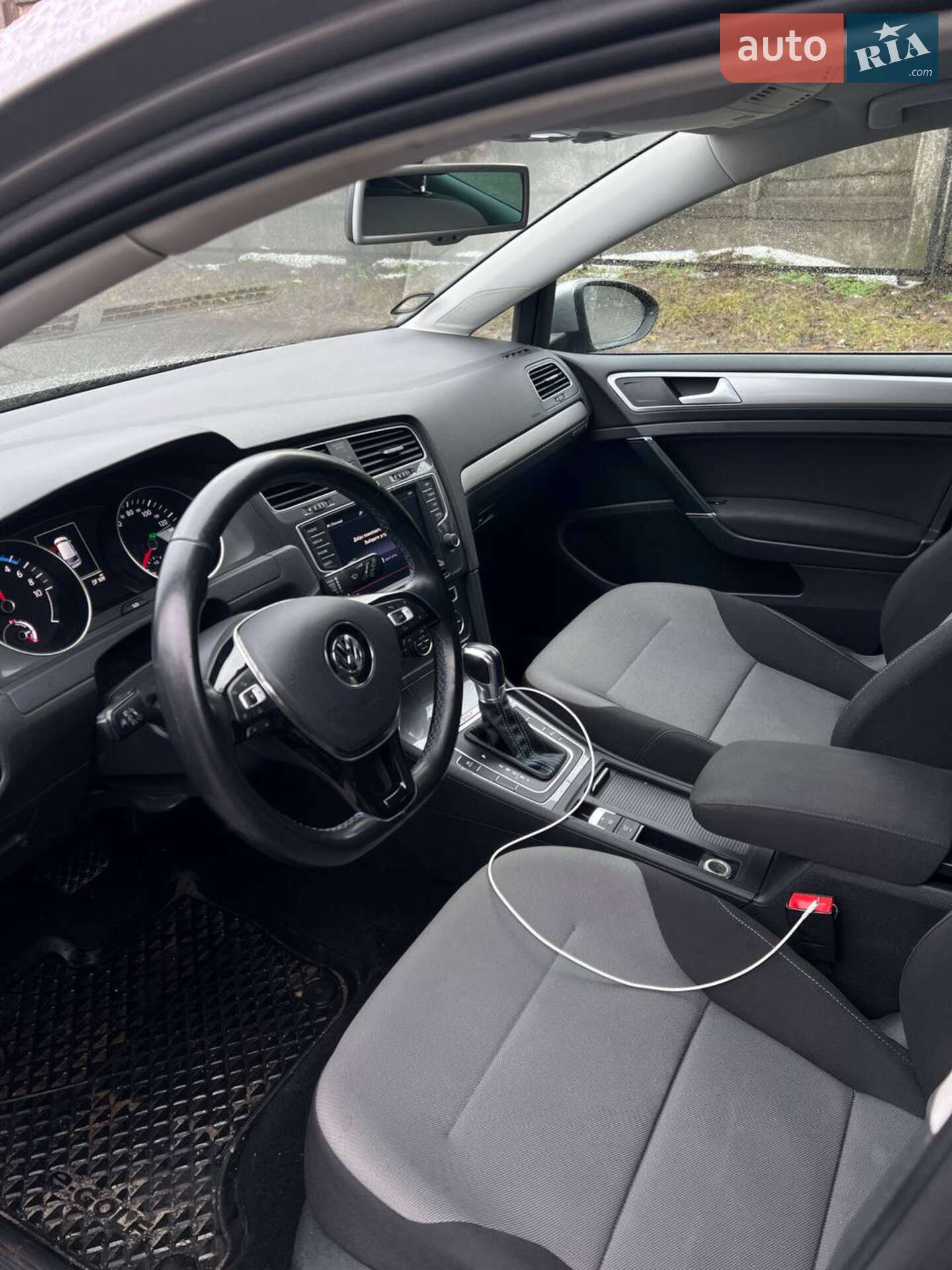 Volkswagen e-Golf 2015 VIN WVWZZZAUZGW902342 фото оголошення 5 з 10