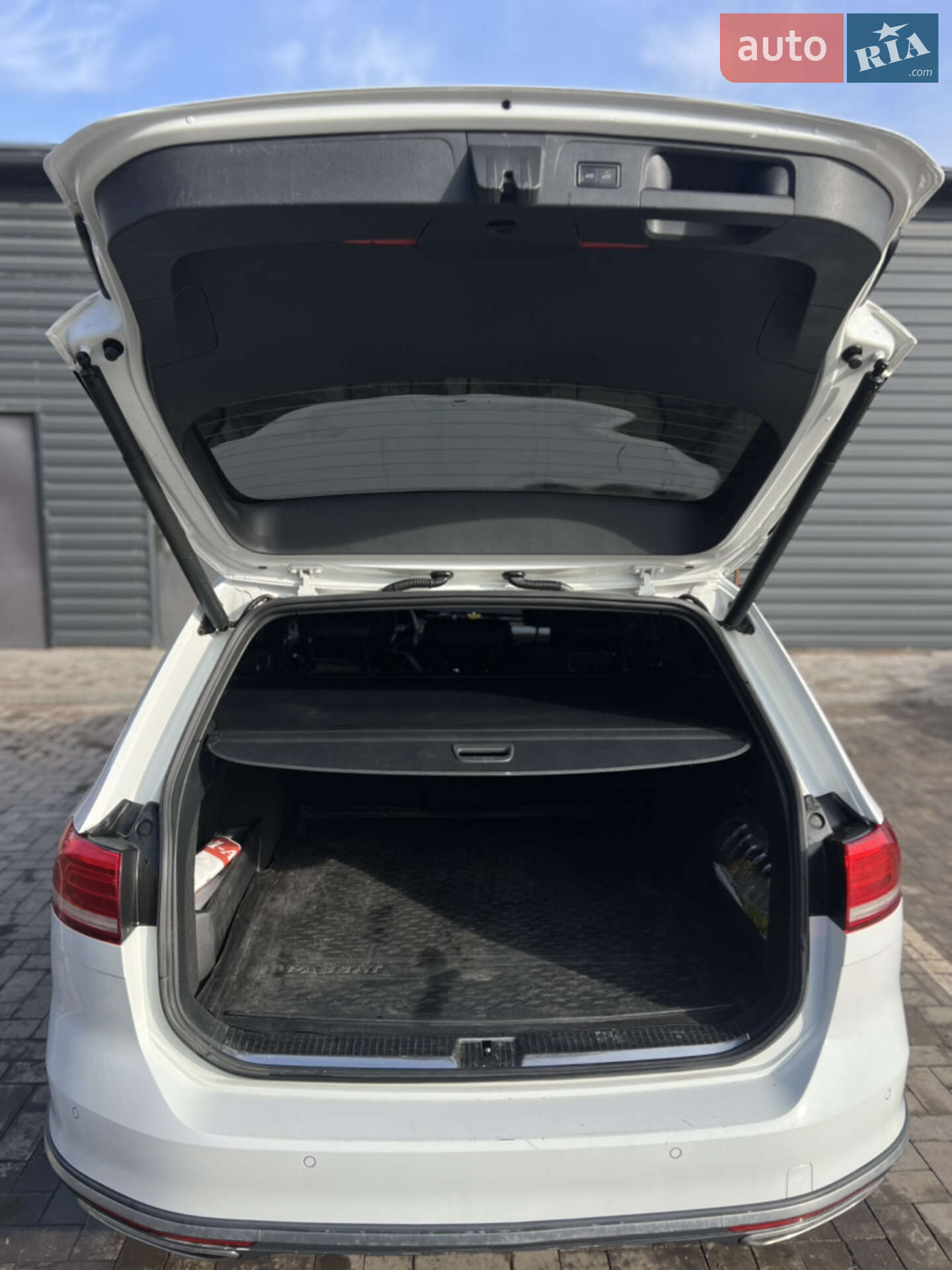 Volkswagen Passat Alltrack 2019 VIN WVWZZZ3CZKE203350 фото оголошення 15 з 31
