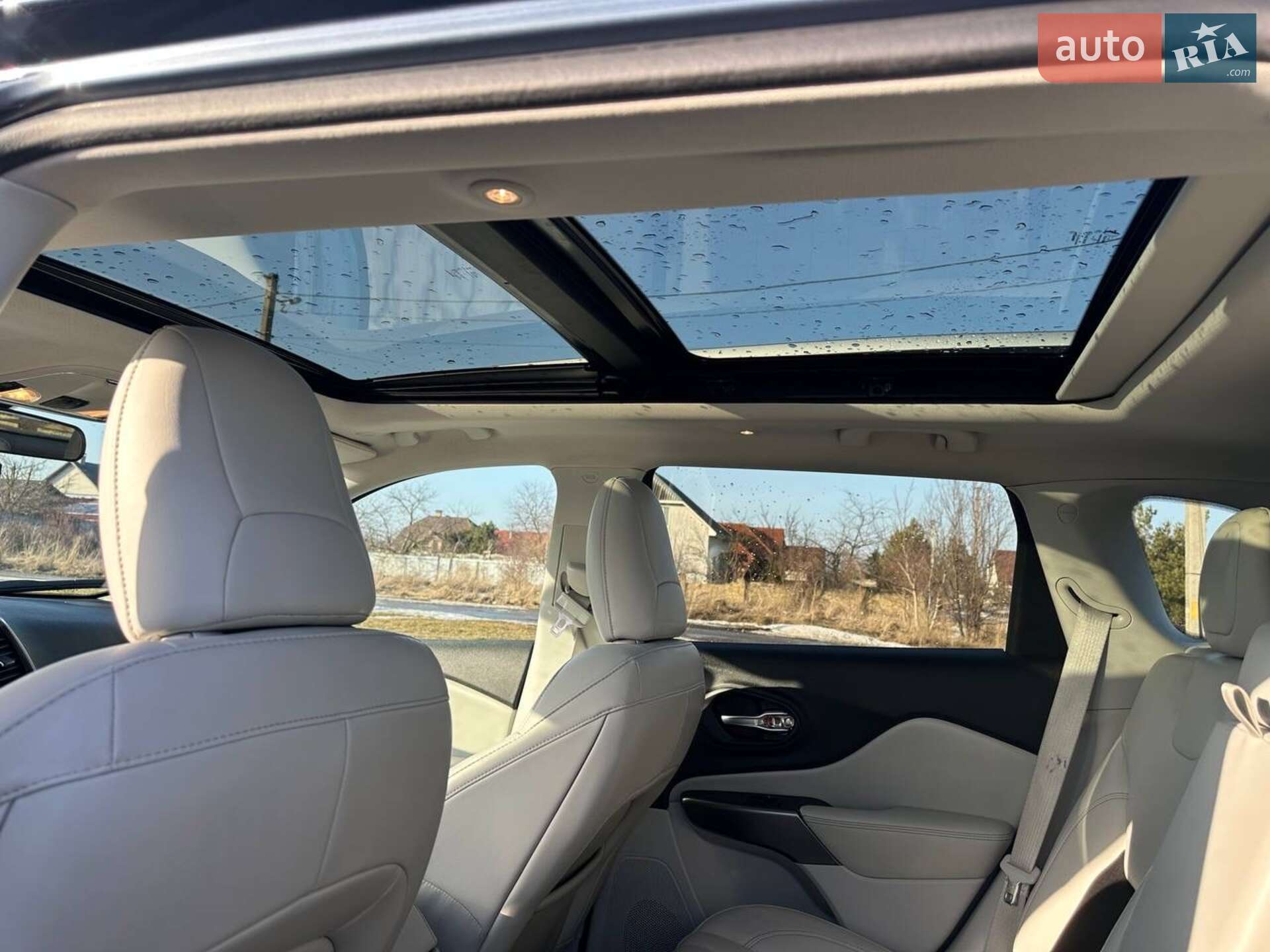 Jeep Cherokee 2019 VIN 1C4PJLLB9LD536114 фото оголошення 10 з 12