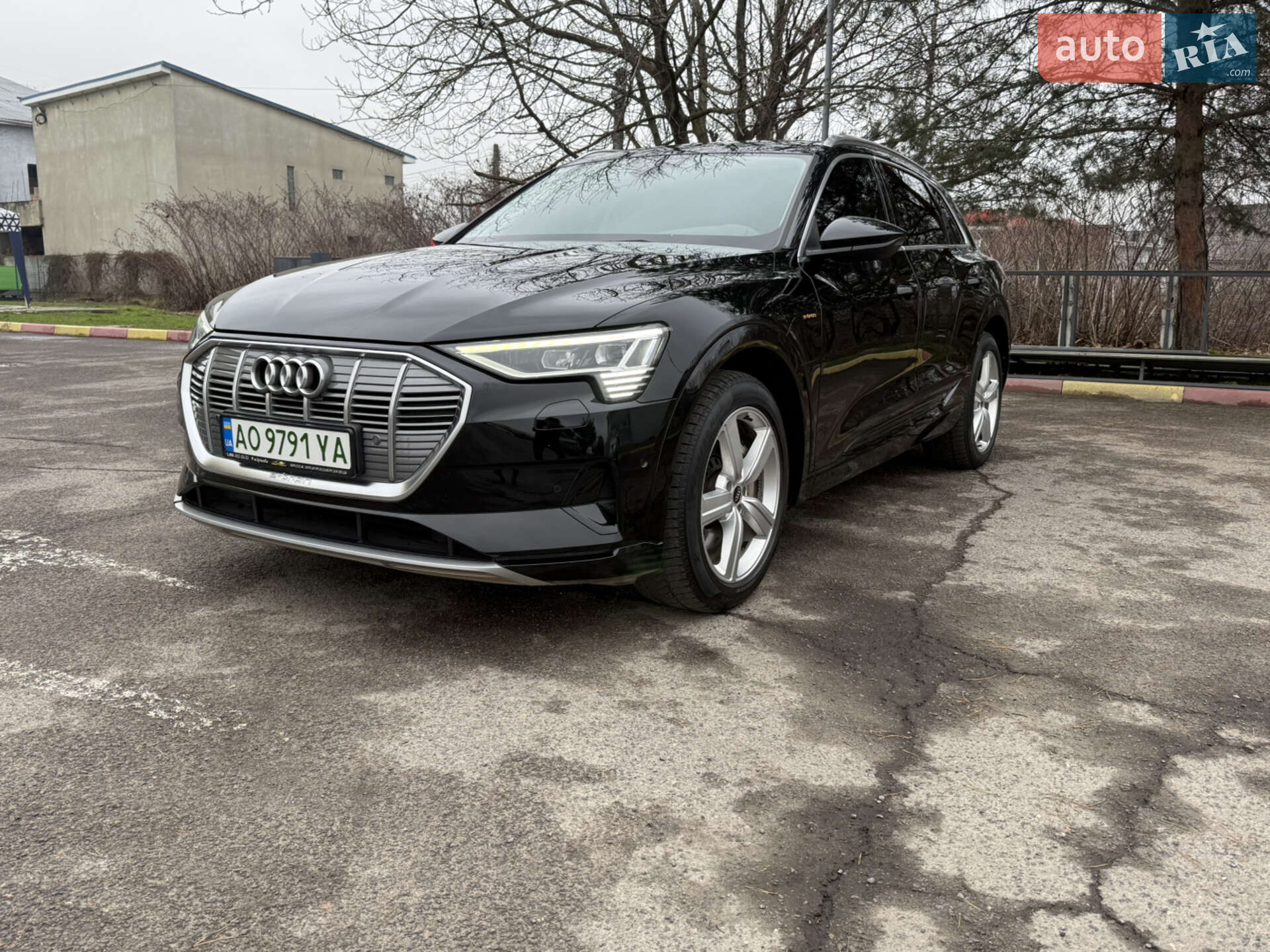 Audi e-tron 2020 VIN WAUZZZGE9LB014598 фото оголошення 3 з 43