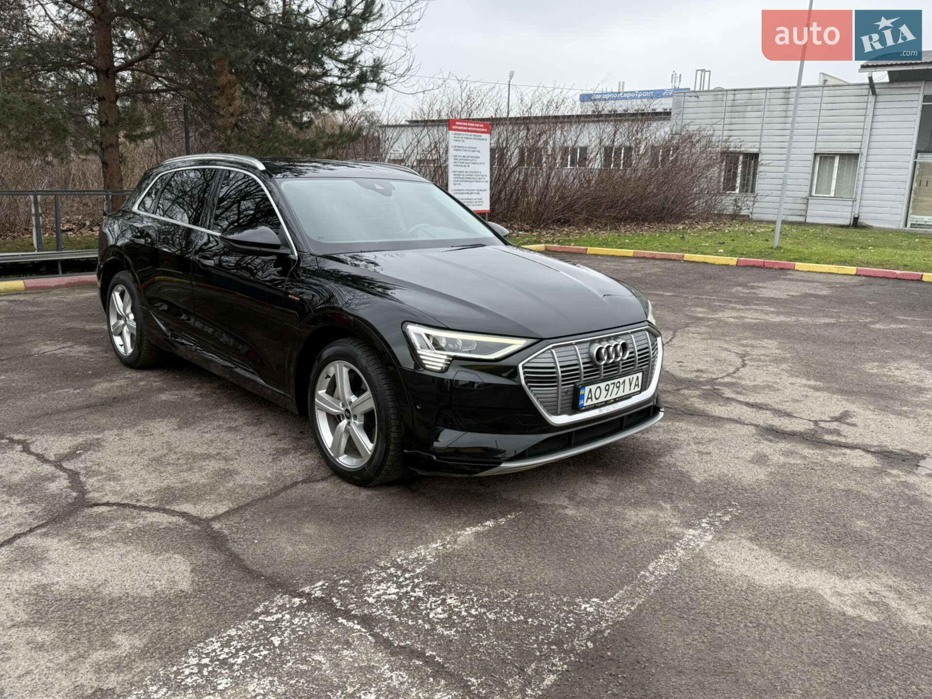 Audi e-tron 2020 VIN WAUZZZGE9LB014598 фото оголошення 5 з 43