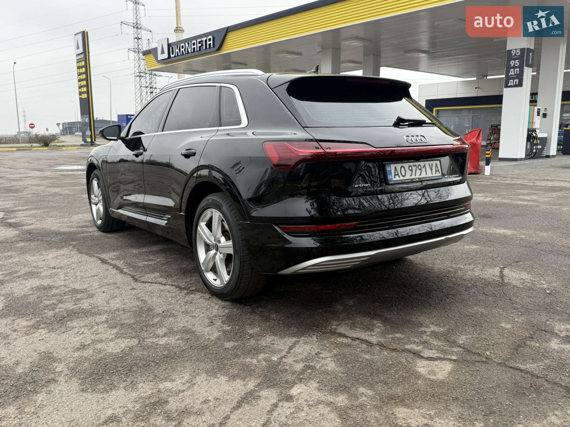Audi e-tron 2020 VIN WAUZZZGE9LB014598 фото оголошення 11 з 43