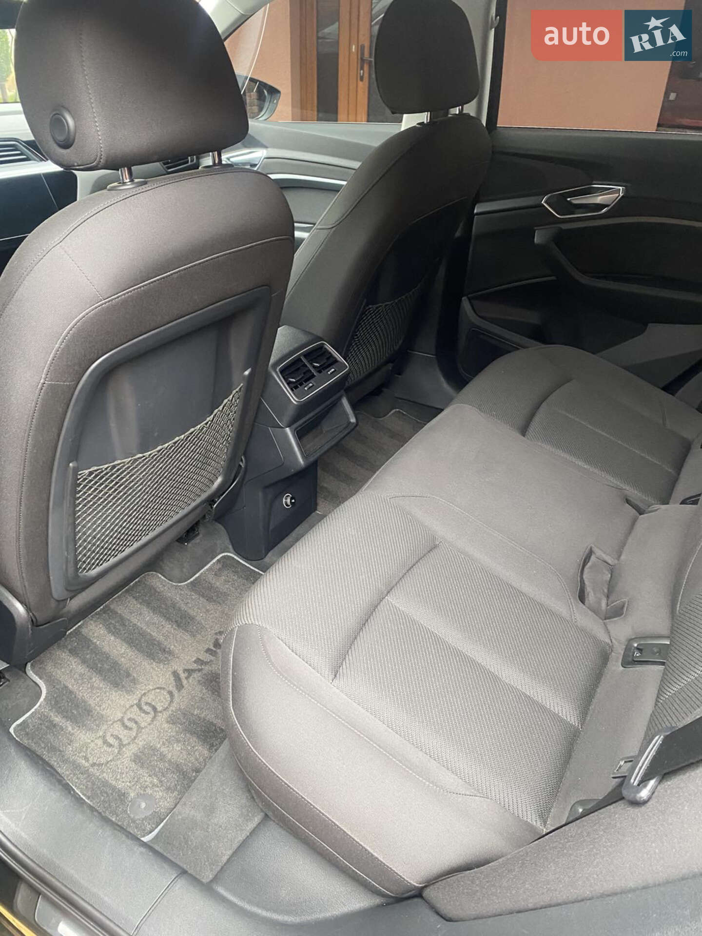 Audi e-tron 2020 VIN WAUZZZGE9LB014598 фото оголошення 17 з 43
