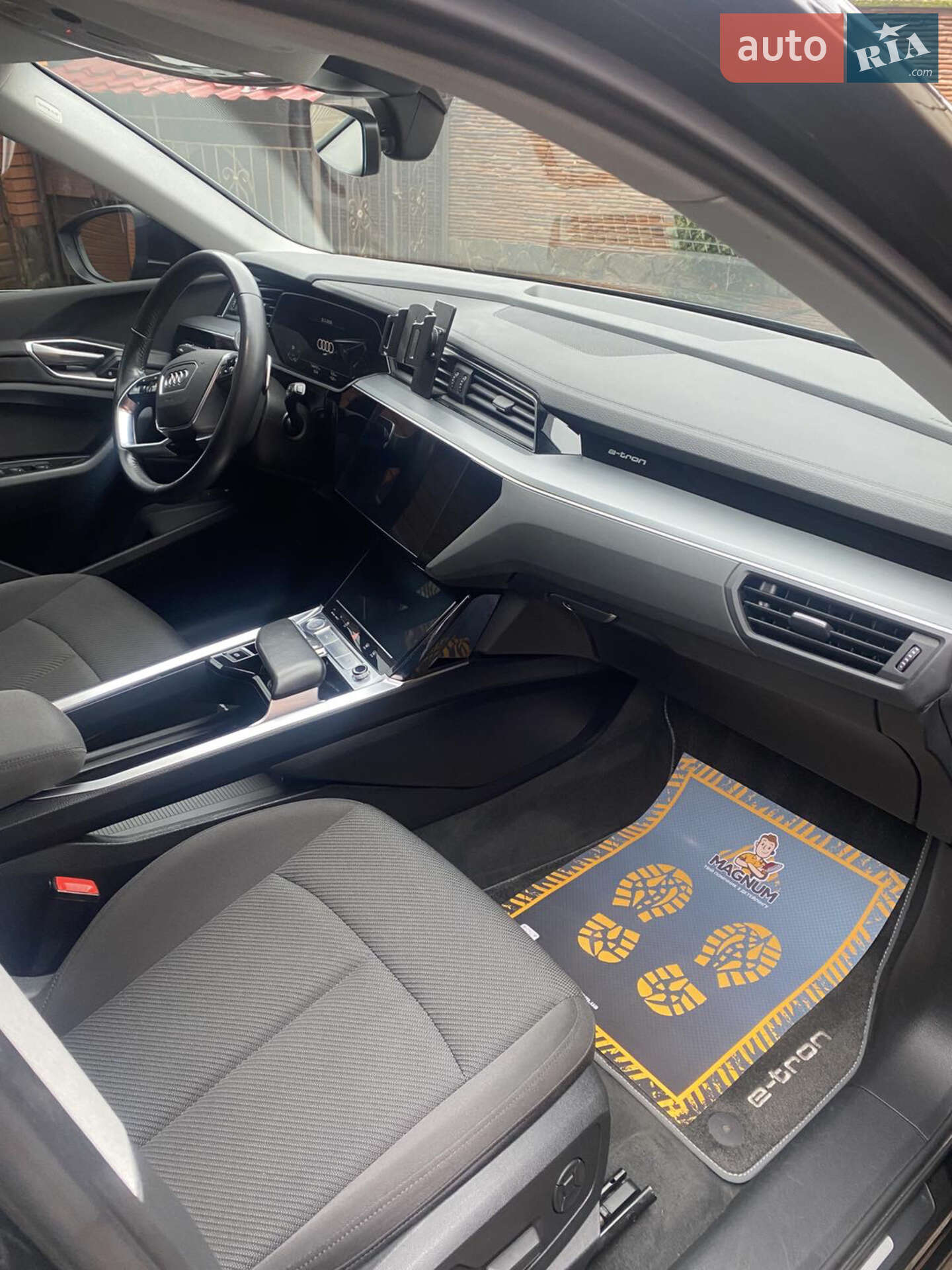 Audi e-tron 2020 VIN WAUZZZGE9LB014598 фото оголошення 19 з 43