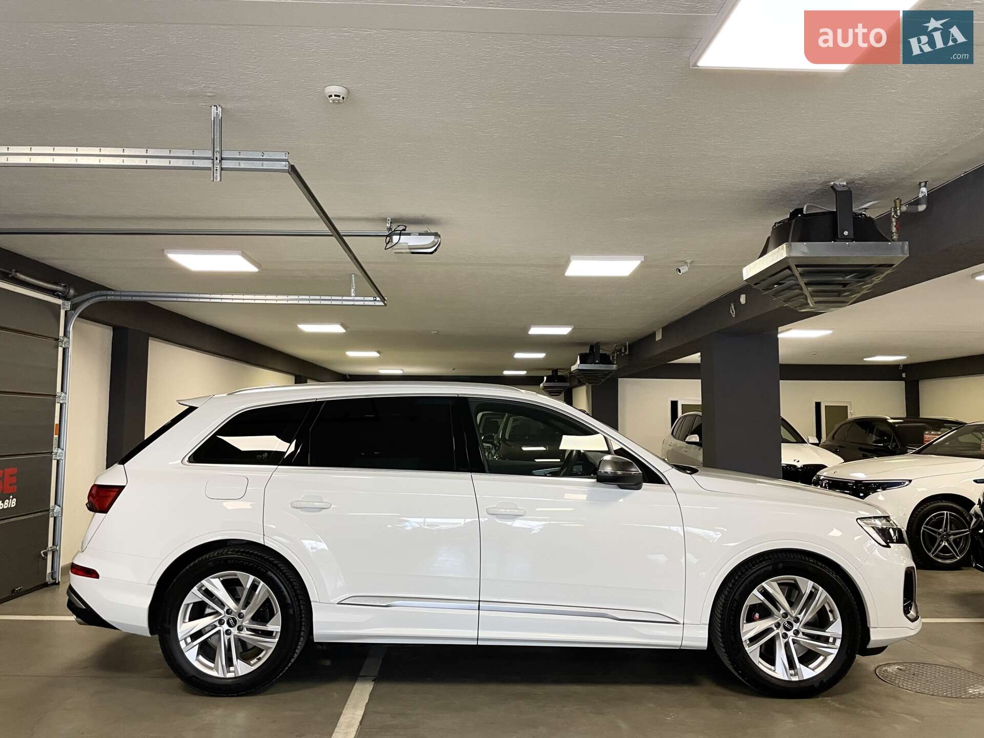 Audi SQ7 2024 VIN WAUZZZ4M5RD013716 фото оголошення 7 з 75