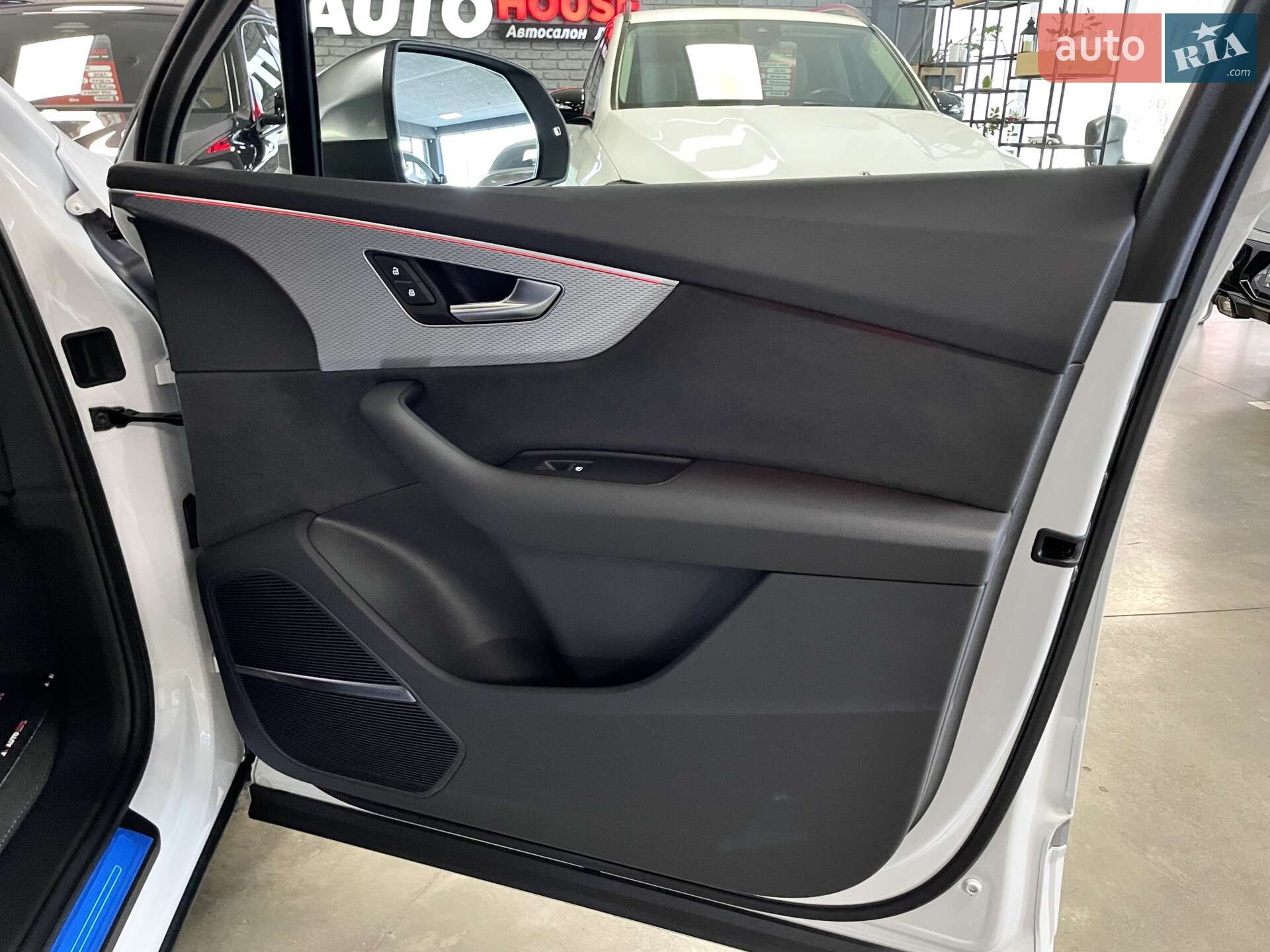 Audi SQ7 2024 VIN WAUZZZ4M5RD013716 фото оголошення 34 з 75