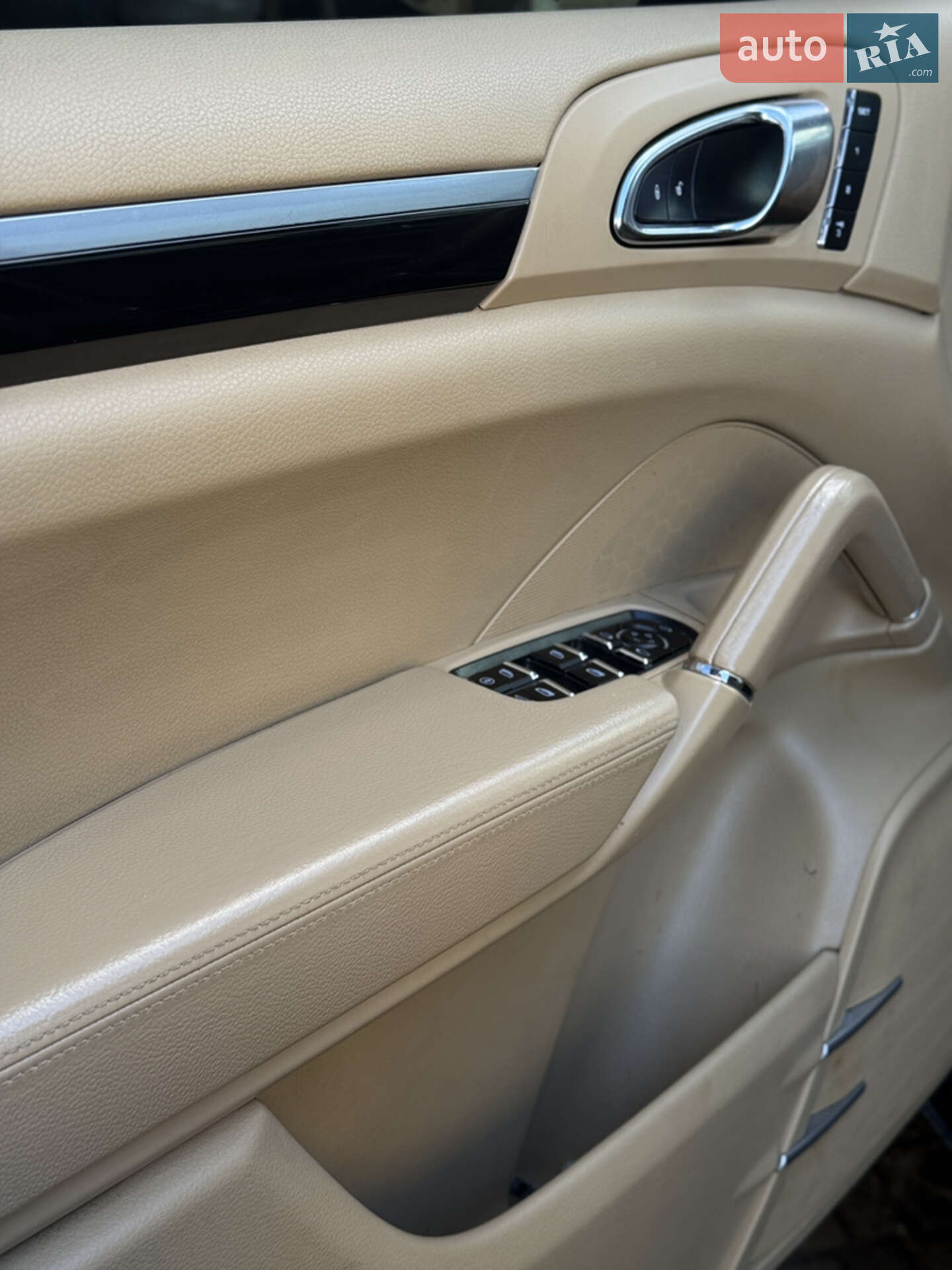 Porsche Cayenne 2013 VIN WP1AF2A26ELA32695 фото оголошення 9 з 19