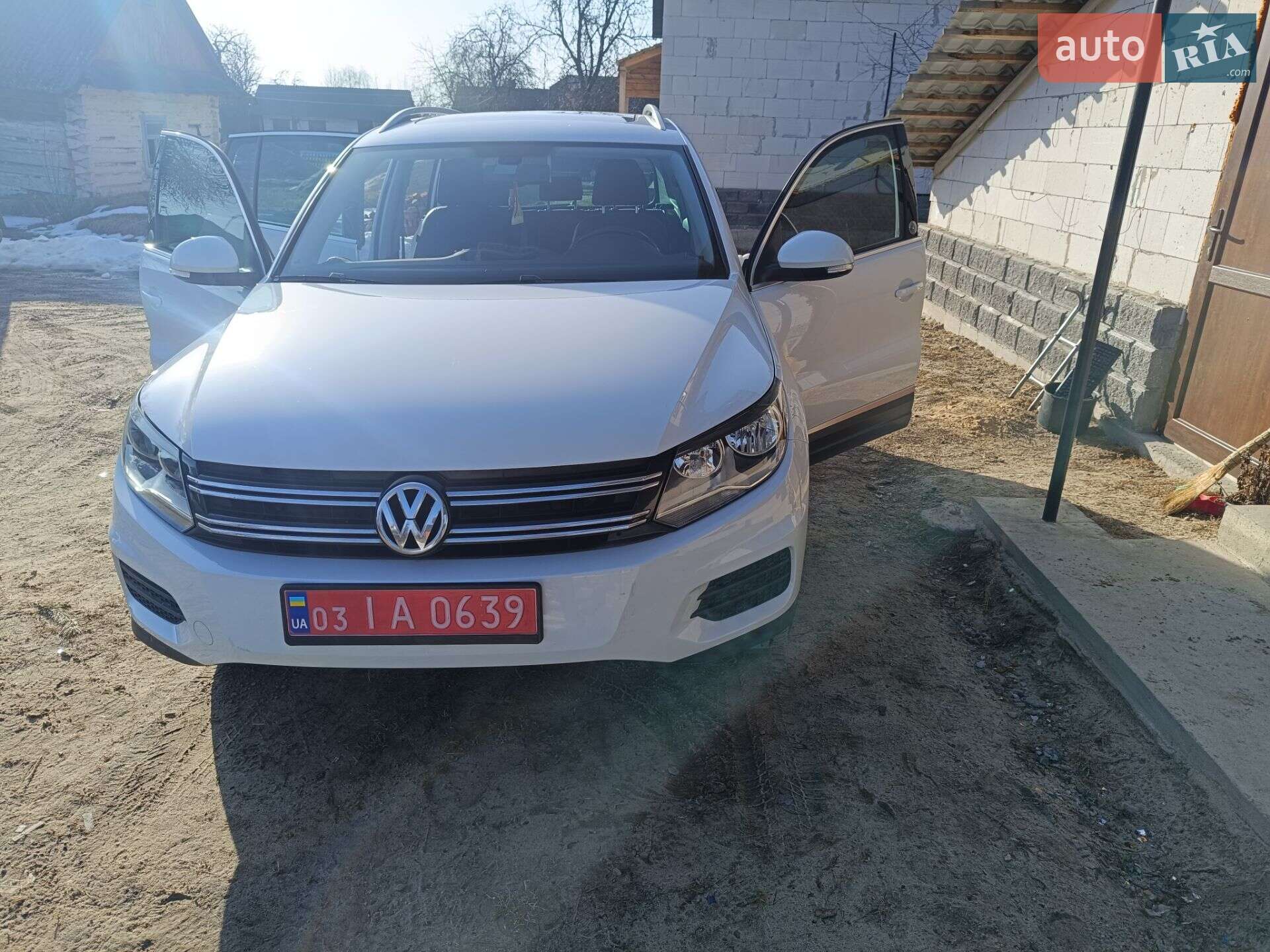 Volkswagen Tiguan 2017 VIN WVGRV7AX6HK019418 фото оголошення 10 з 14