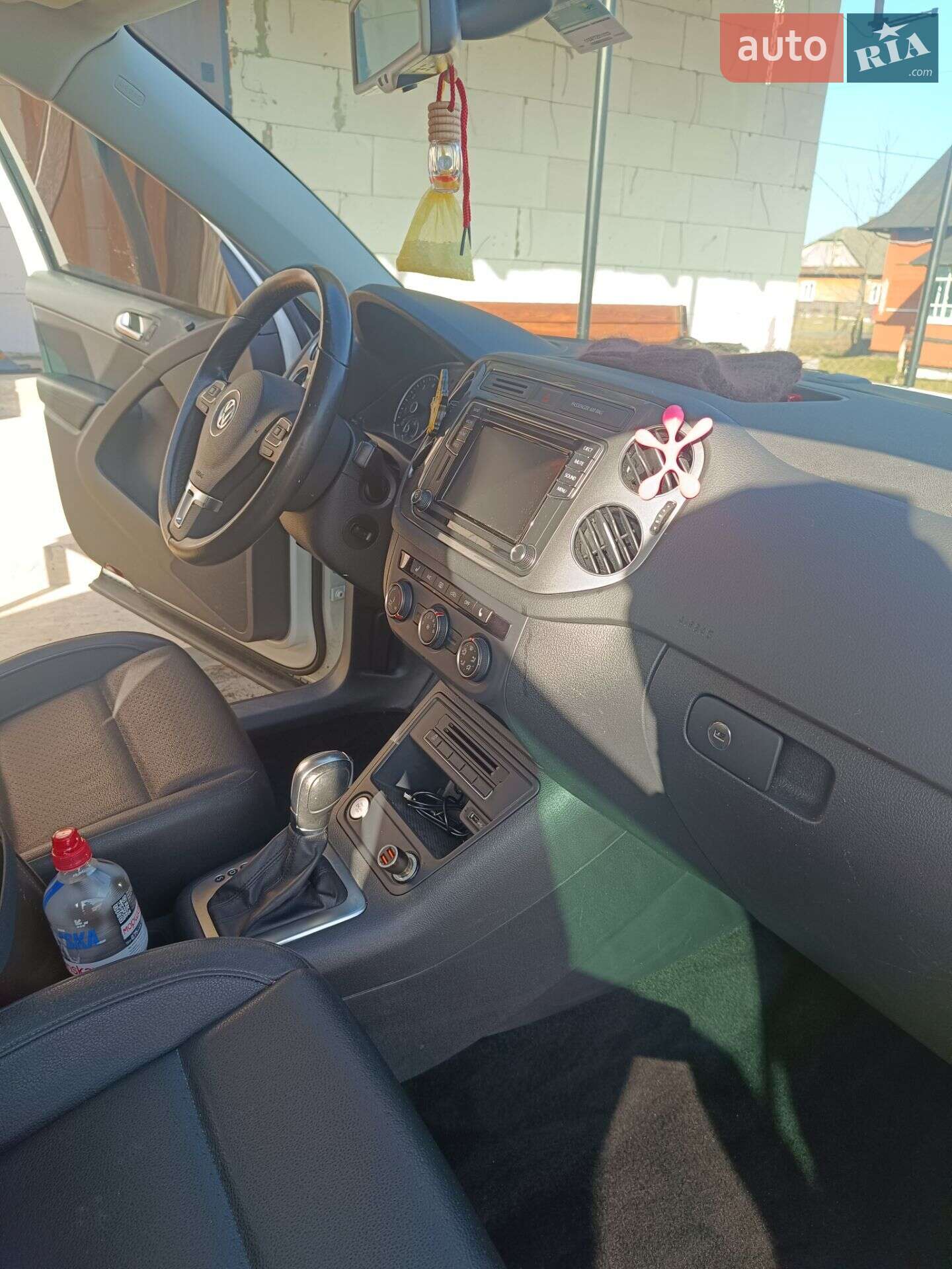Volkswagen Tiguan 2017 VIN WVGRV7AX6HK019418 фото оголошення 12 з 14