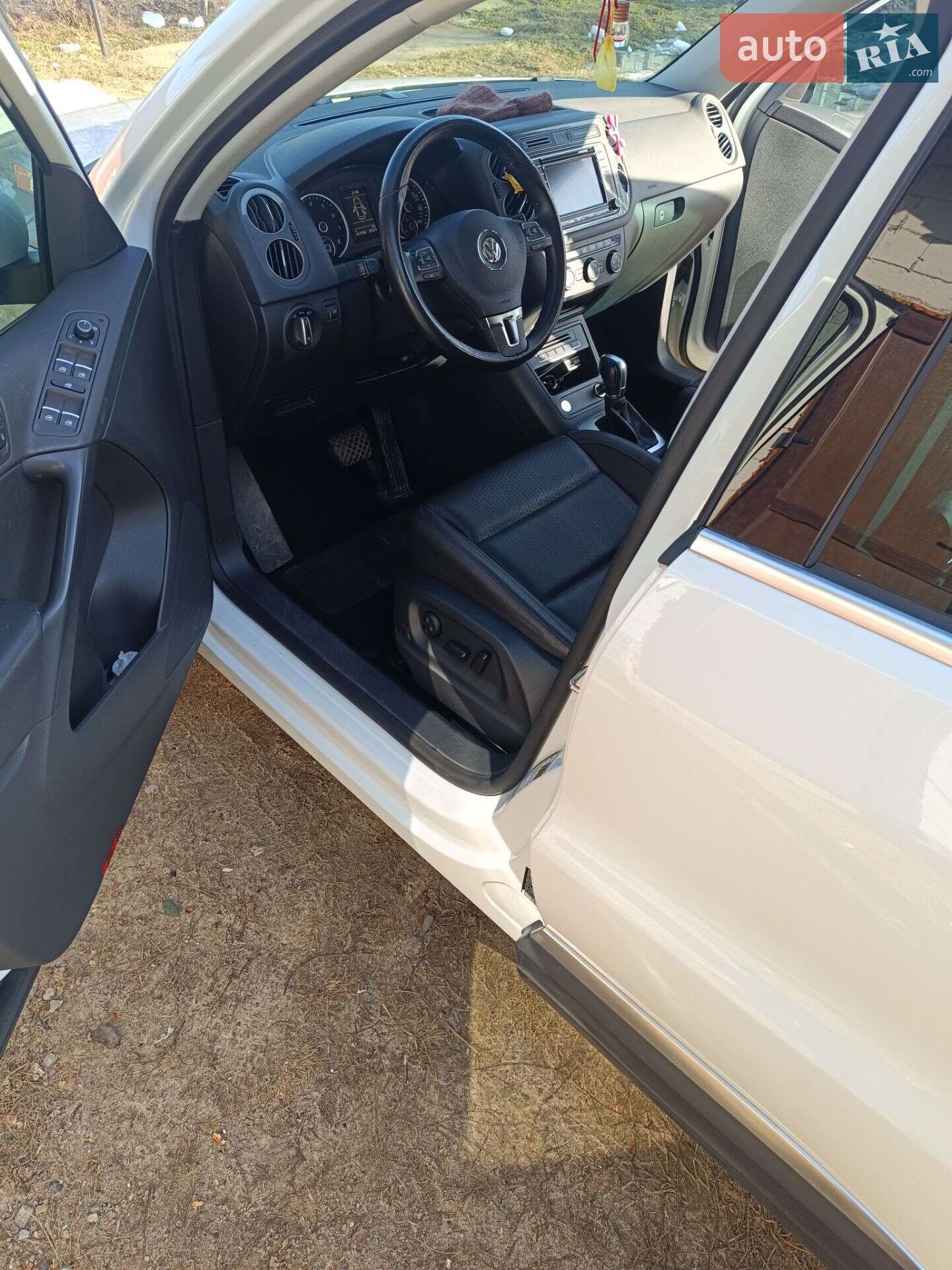 Volkswagen Tiguan 2017 VIN WVGRV7AX6HK019418 фото оголошення 13 з 14