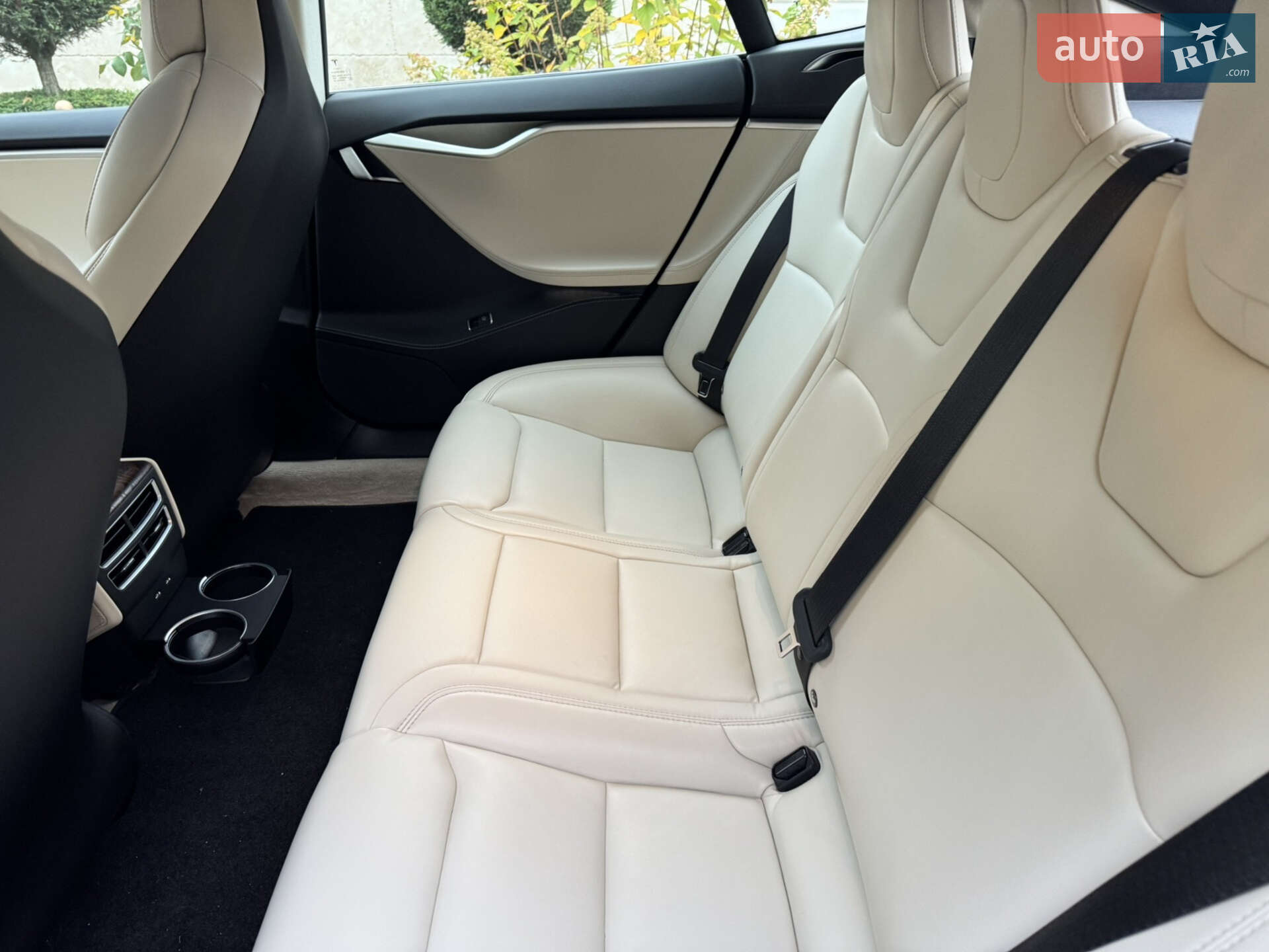 Tesla Model S 2017 VIN 5YJSA1E29HF217288 фото оголошення 2 з 14