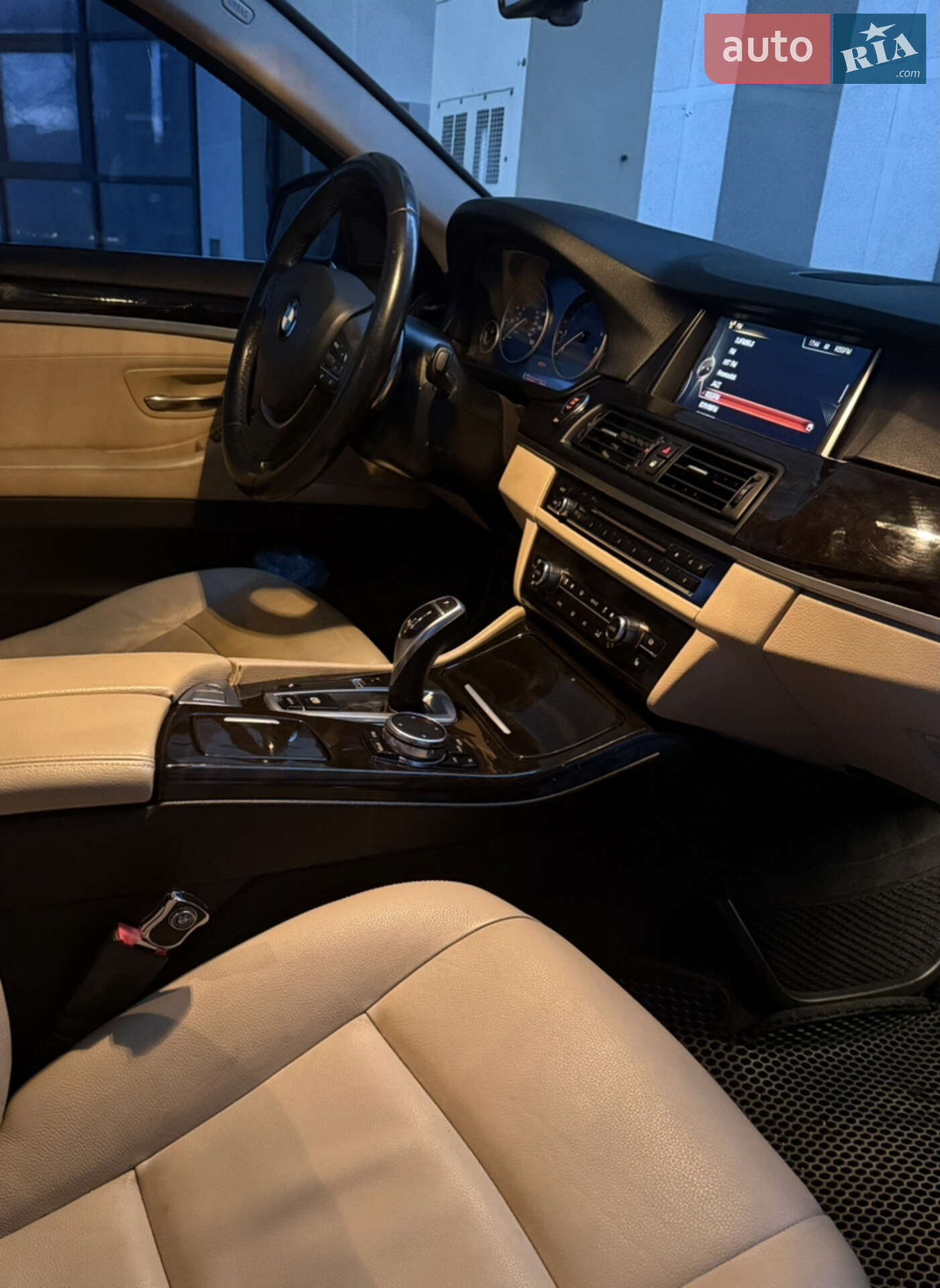 BMW 5 Series 2015 VIN WBA5A5C57GD529324 фото оголошення 9 з 13