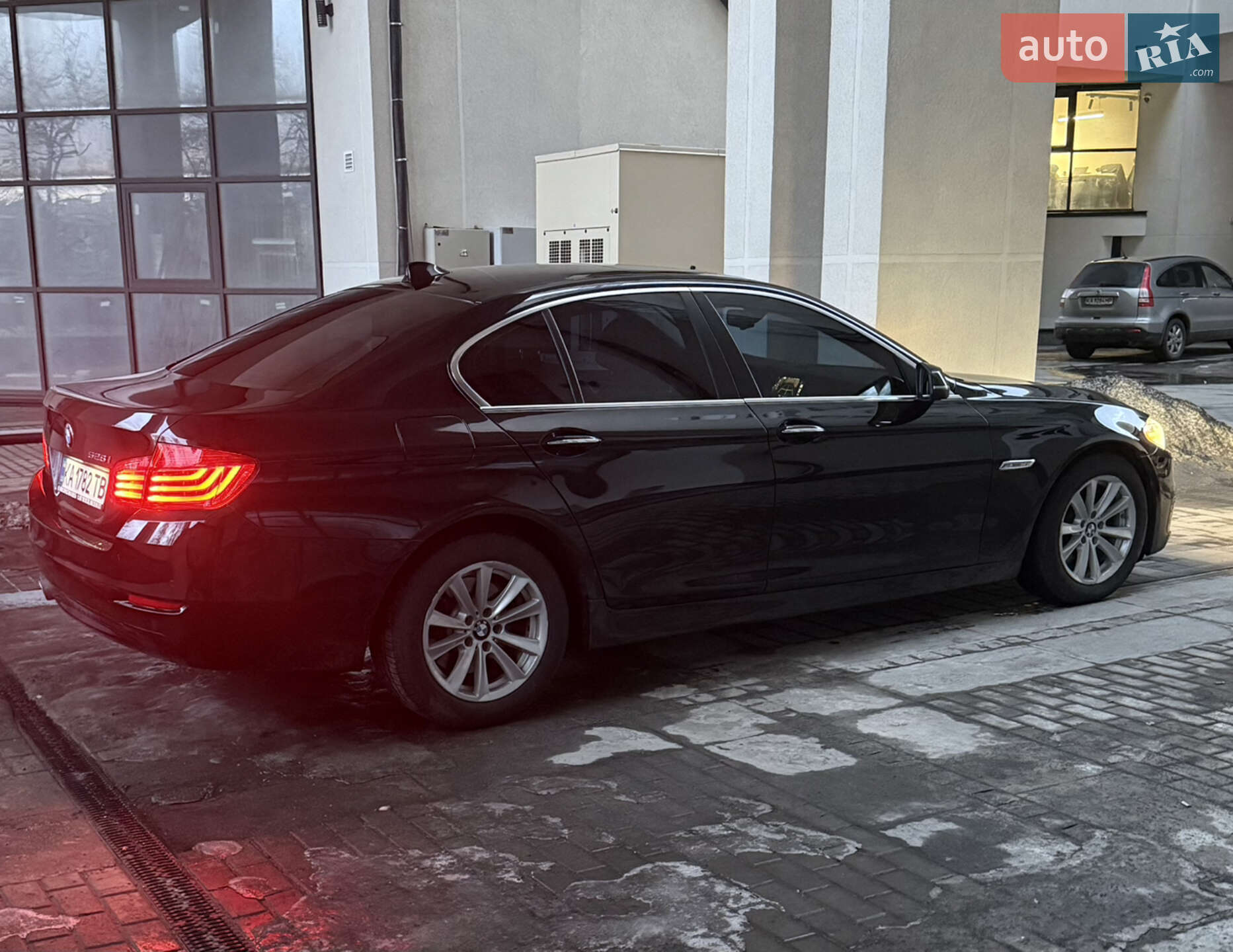 BMW 5 Series 2015 VIN WBA5A5C57GD529324 фото оголошення 4 з 13
