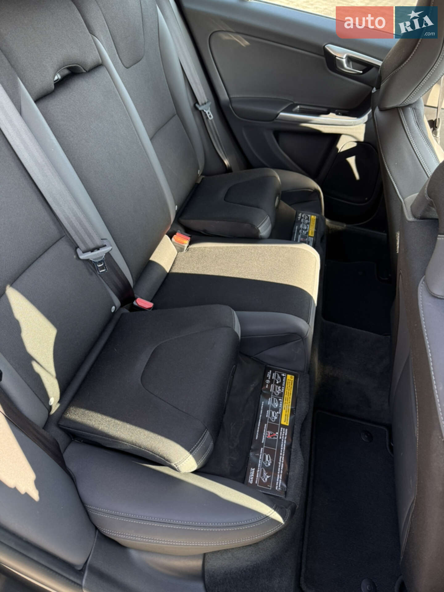 Volvo V60 2014 VIN YV1FW73CDE1203037 фото оголошення 5 з 20
