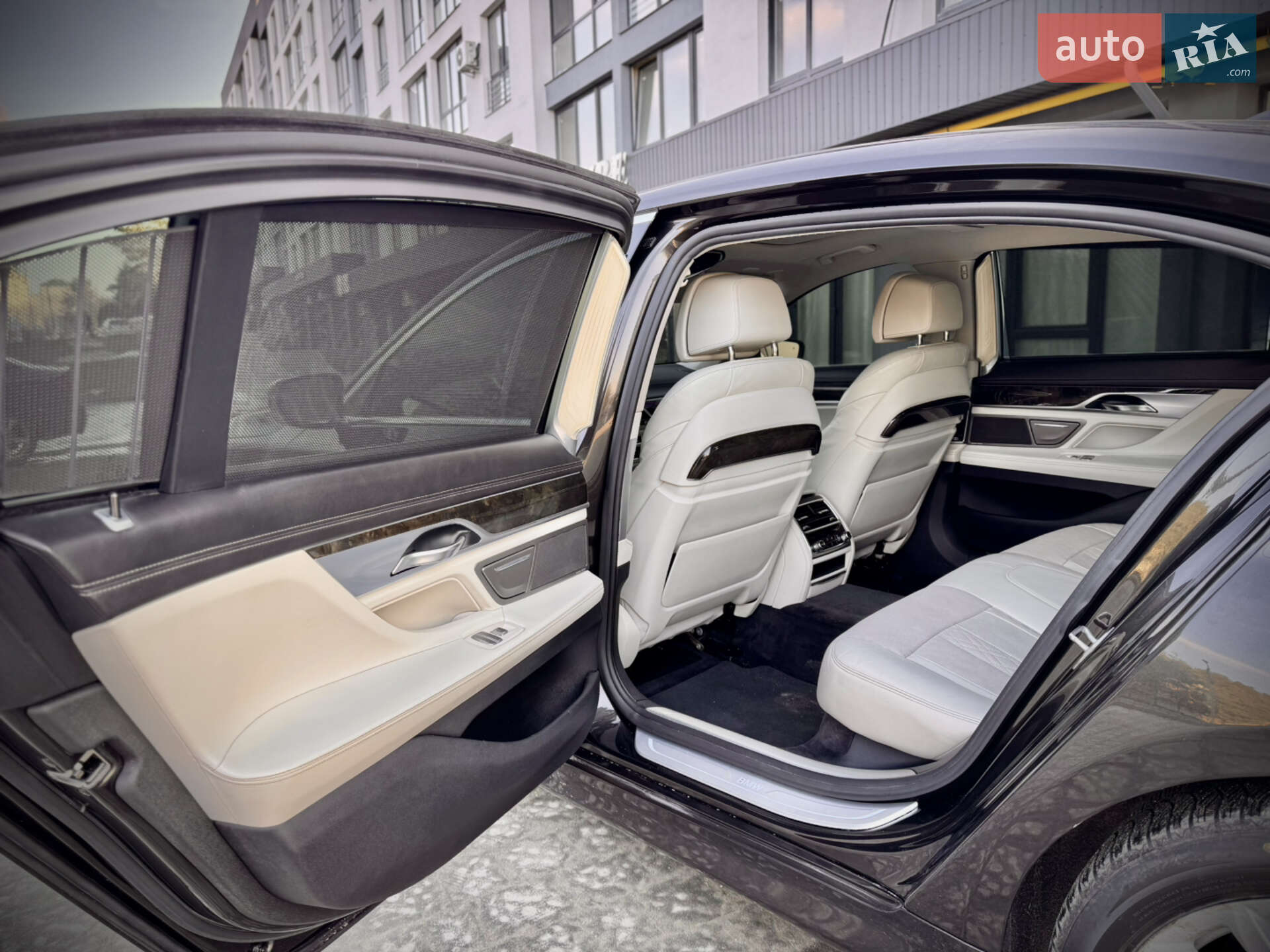 BMW 7 Series 2015 VIN WBA7E2C54GG504438 фото оголошення 13 з 29