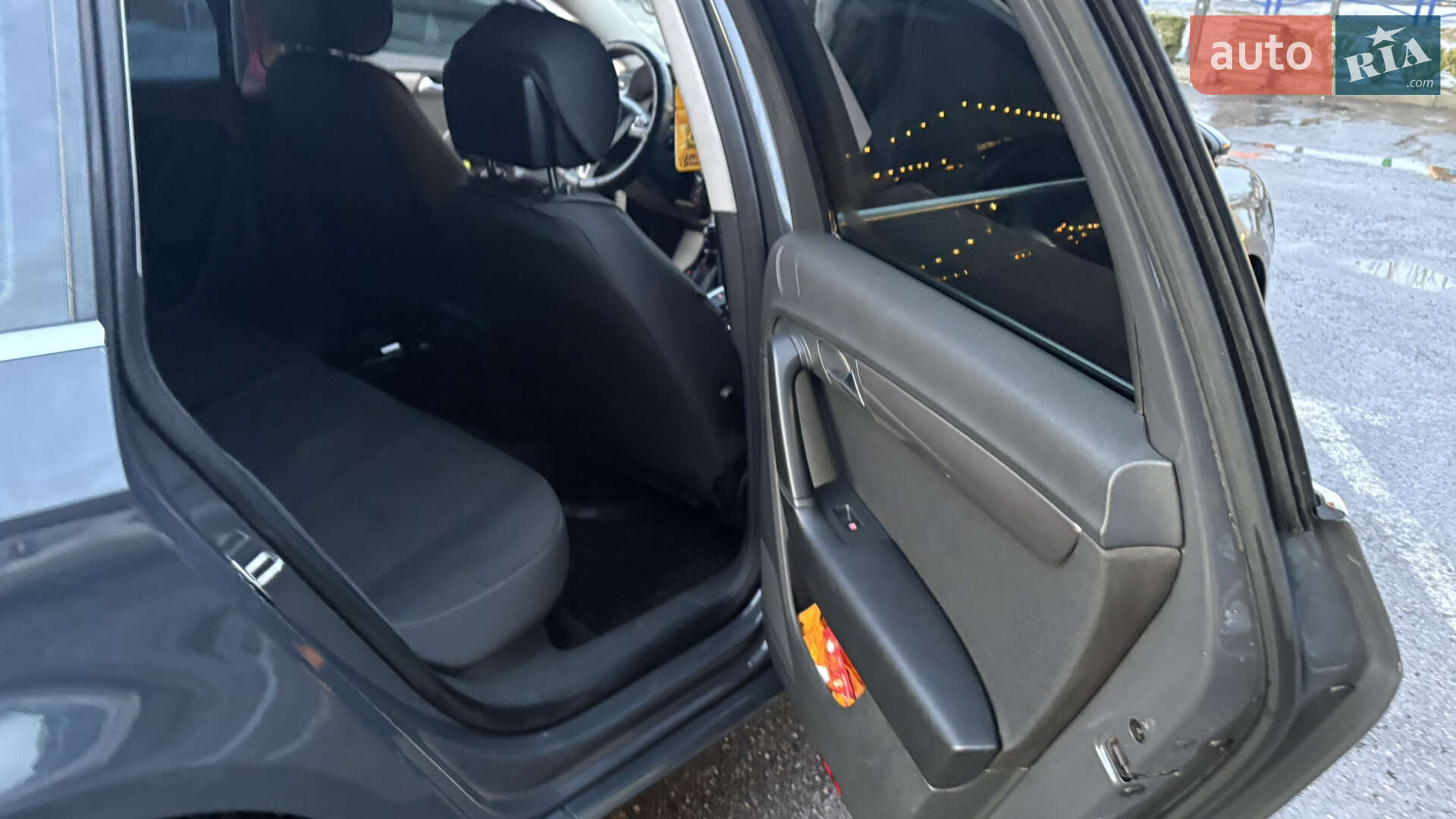 Volkswagen Passat 2011 VIN WVWZZZ3CZBE399274 фото оголошення 13 з 20
