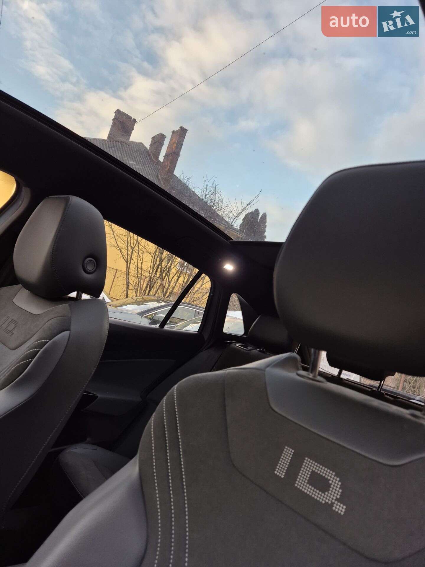 Volkswagen ID.4 2022 VIN WVGZZZE2ZNP056220 фото оголошення 17 з 32