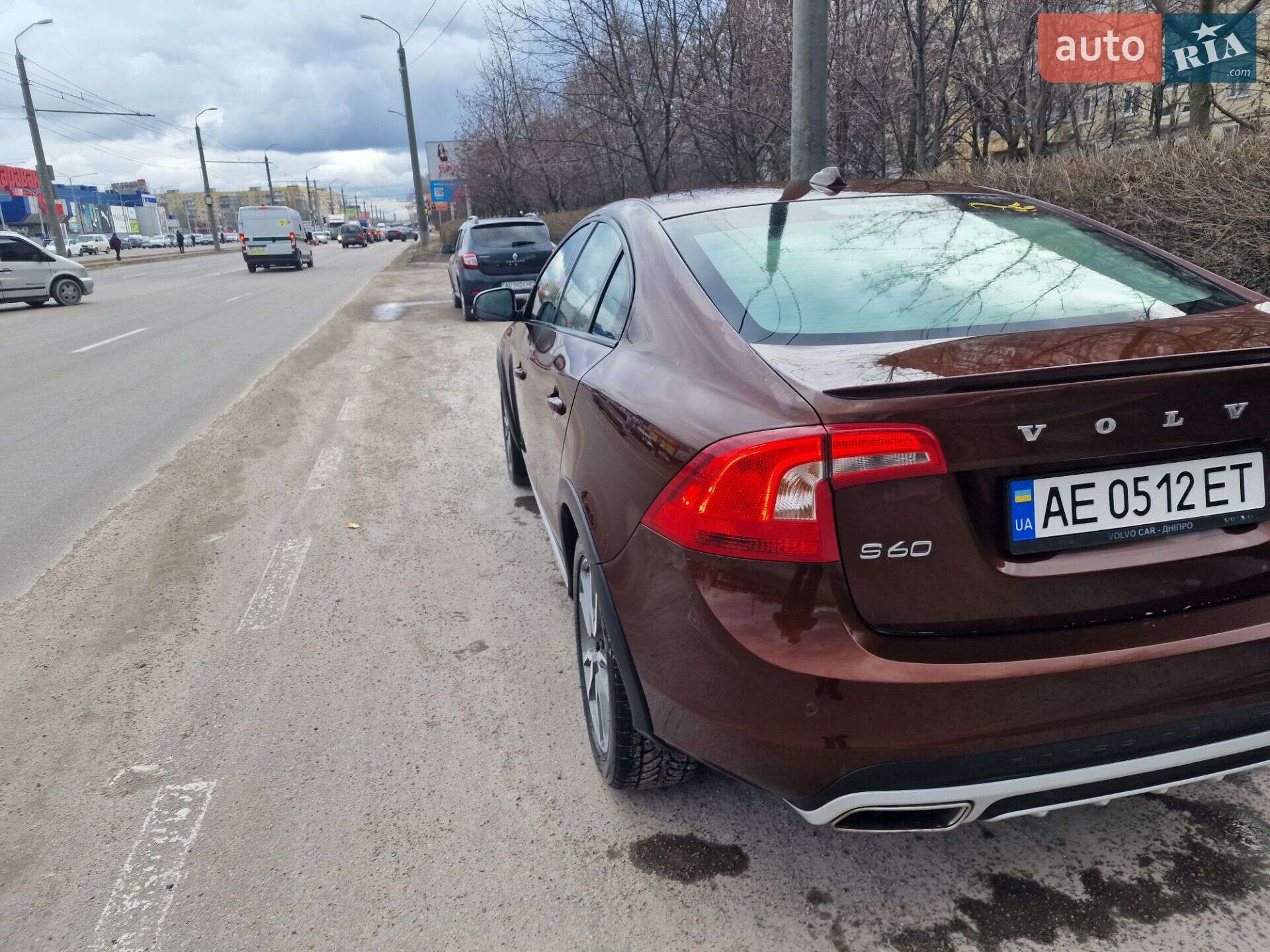 Volvo S60 Cross Country 2017 VIN YV1FHA5C6H2004710 фото оголошення 5 з 19