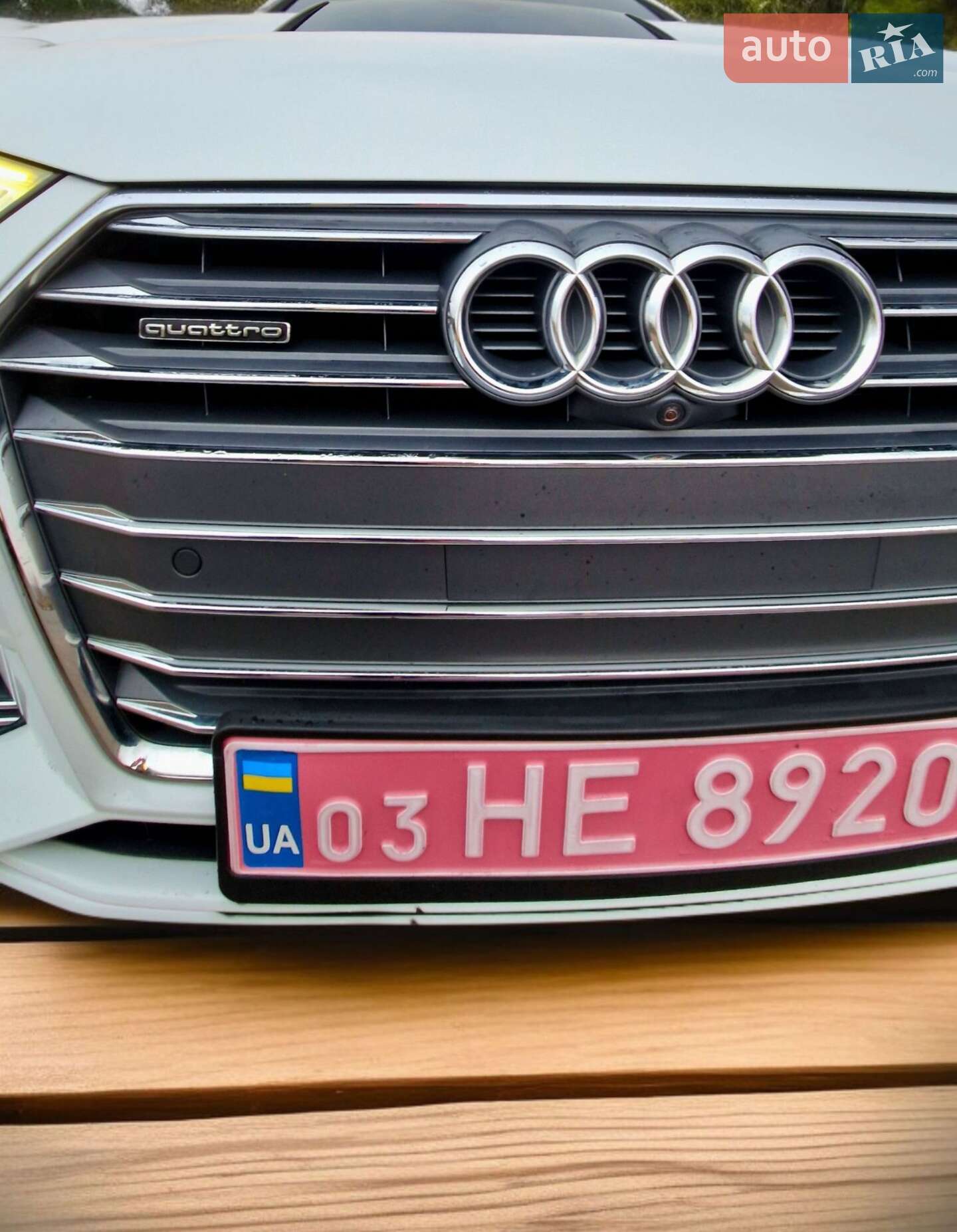 Audi A4 2017 VIN WAUFNAF43HN011808 фото оголошення 2 з 43