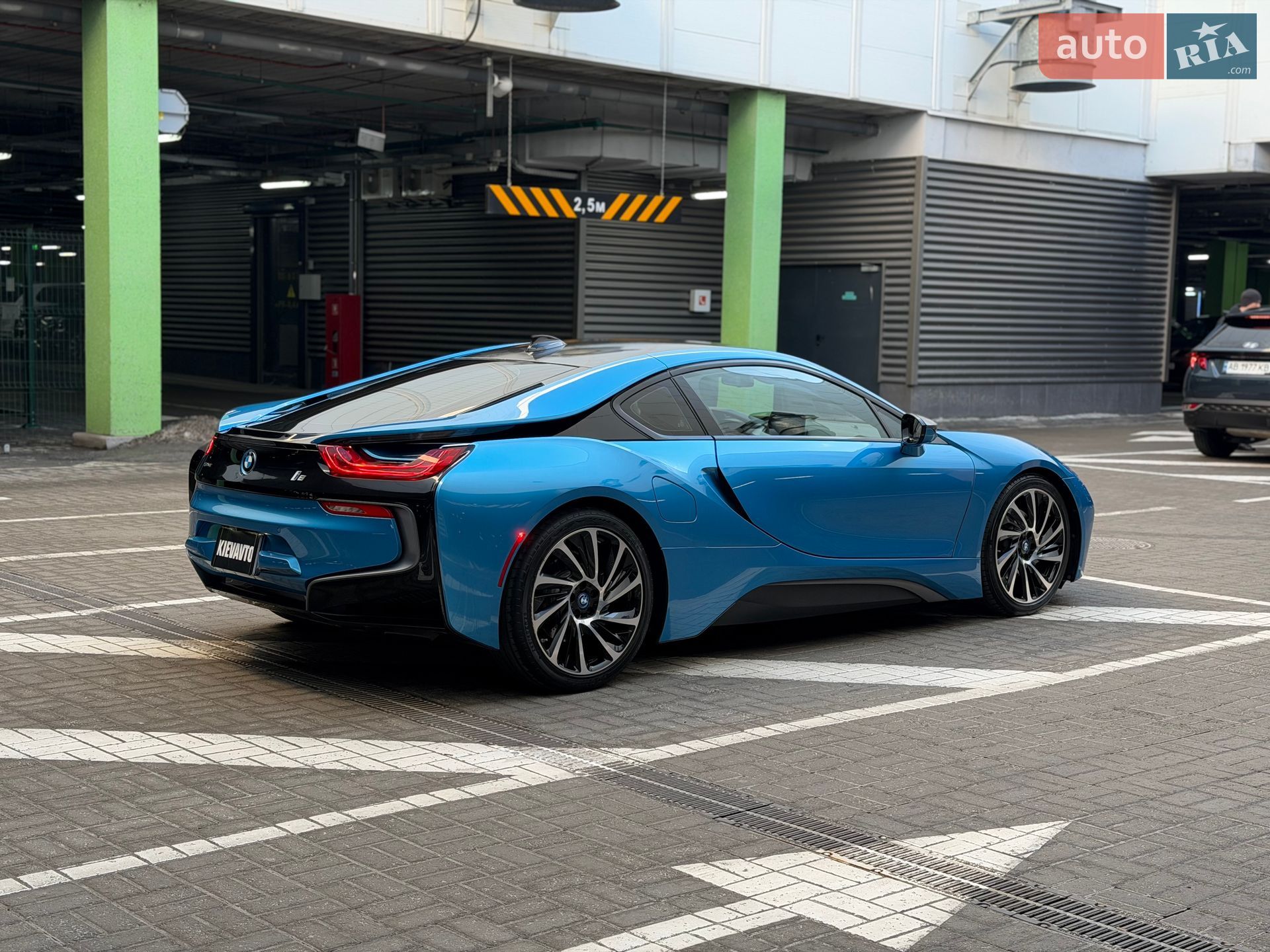 BMW i8 2016 VIN WBY2Z2C54GV675721 фото оголошення 6 з 21