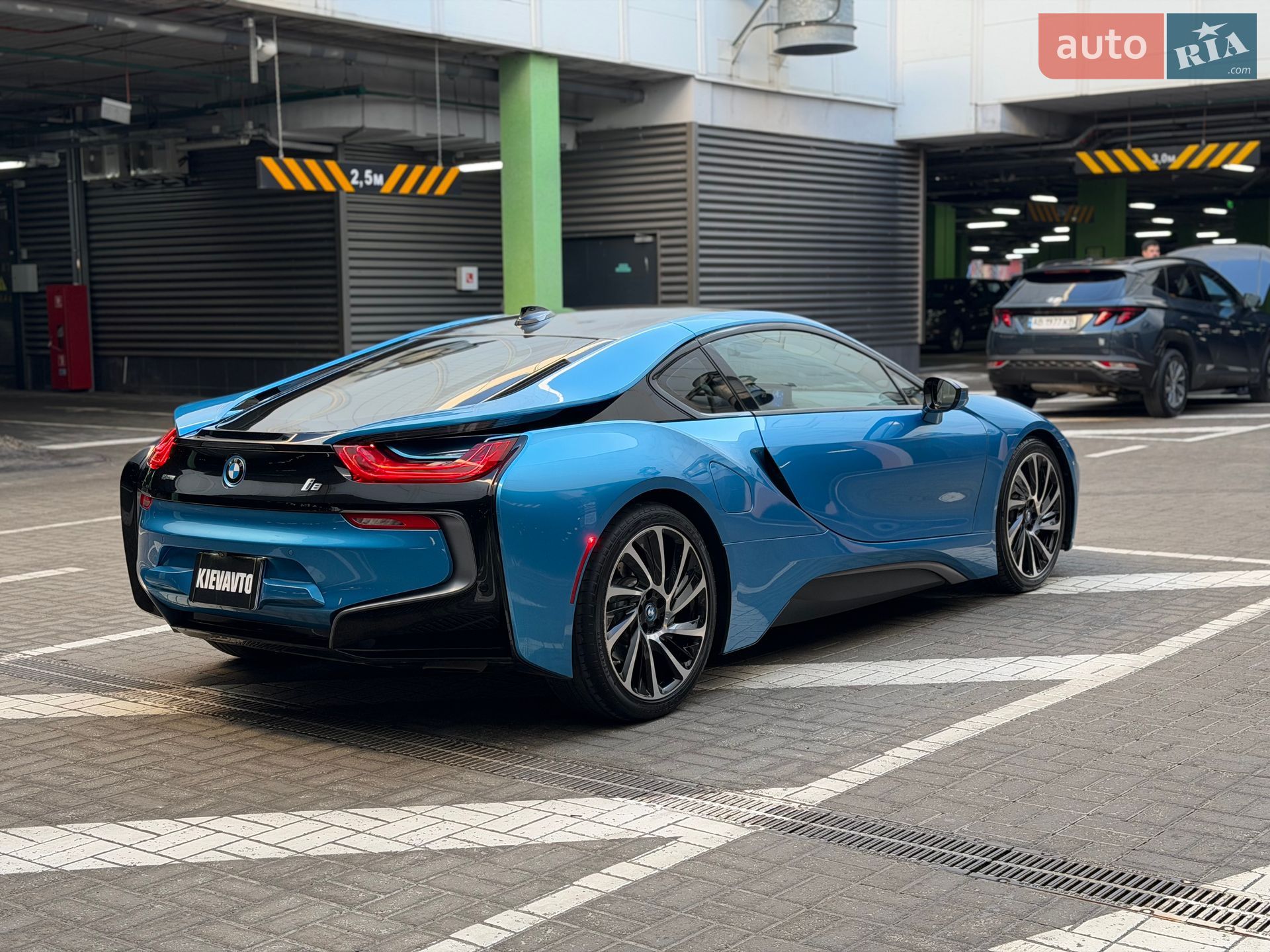 BMW i8 2016 VIN WBY2Z2C54GV675721 фото оголошення 10 з 21