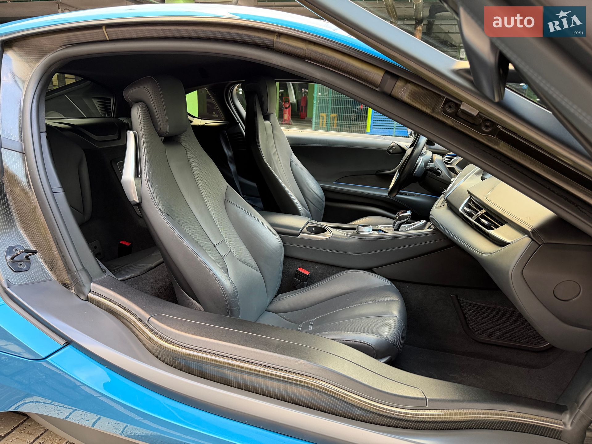 BMW i8 2016 VIN WBY2Z2C54GV675721 фото оголошення 16 з 21