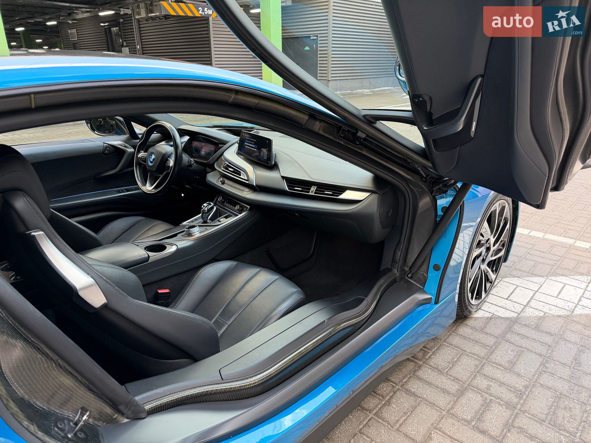 BMW i8 2016 VIN WBY2Z2C54GV675721 фото оголошення 17 з 21