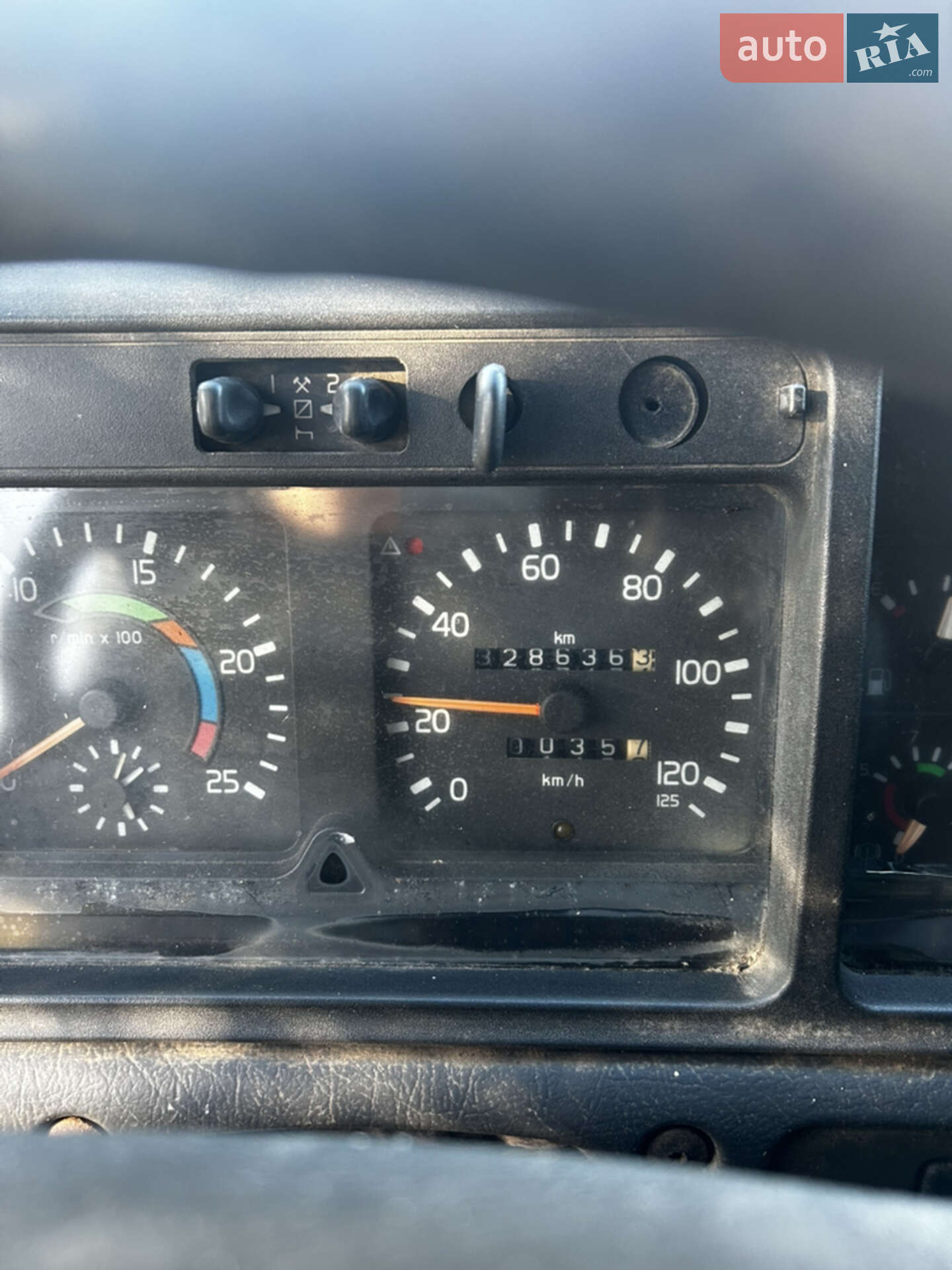 Volvo FH 12 1998 VIN YV2A4B2ASWB202811 фото оголошення 9 з 16