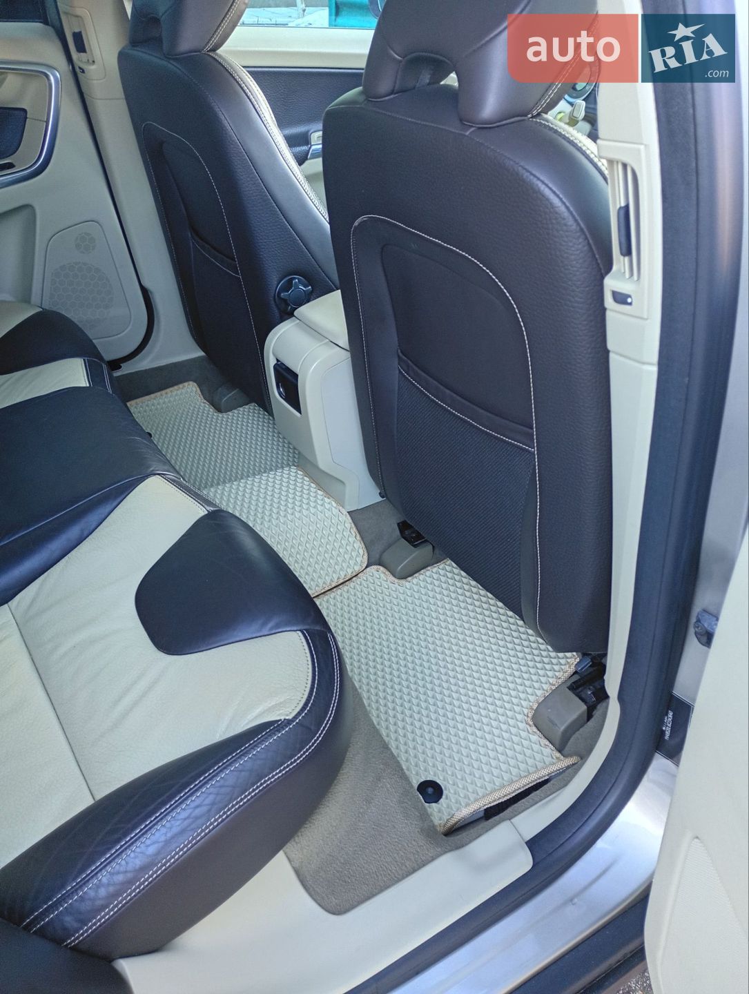 Volvo XC60 2012 VIN YV4952DL8C2343640 фото оголошення 16 з 24