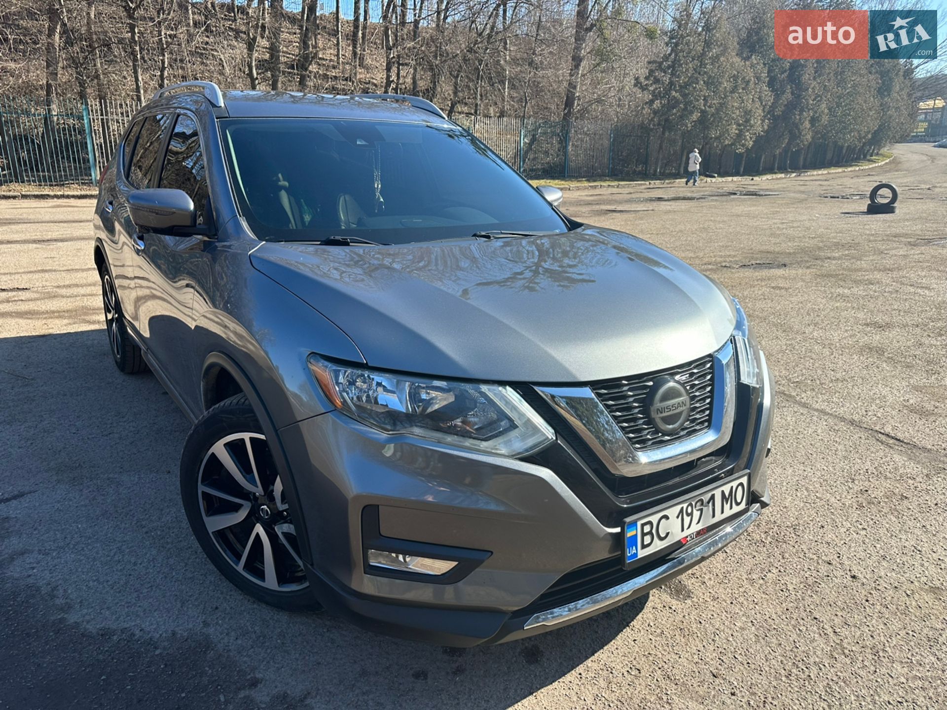 NISSAN ROGUE 2019 VIN 5N1AT2MT0KC762057 фото оголошення 8 з 27