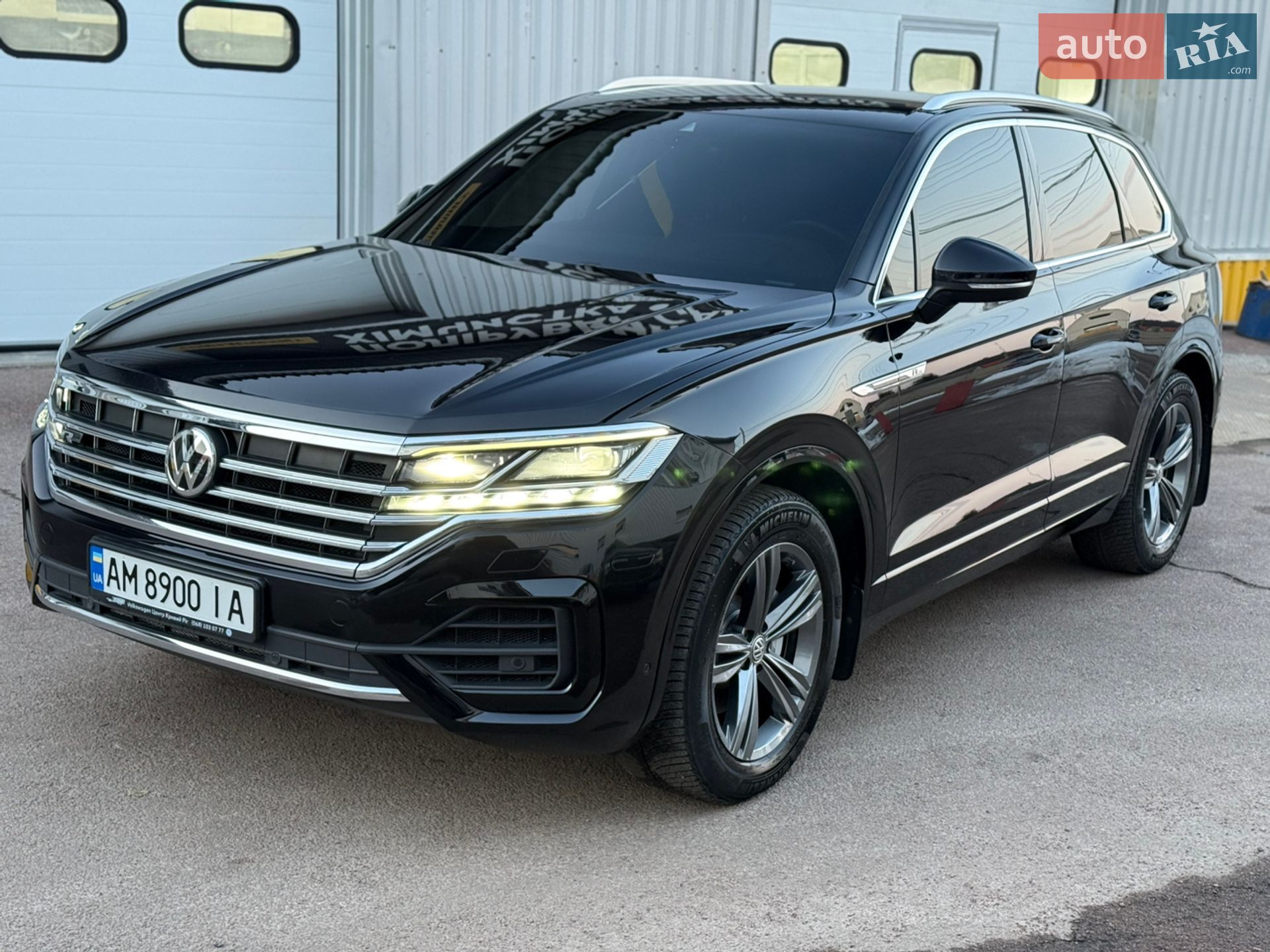 Volkswagen Touareg 2019 VIN WVGZZZCRZKD050684 фото оголошення 3 з 63